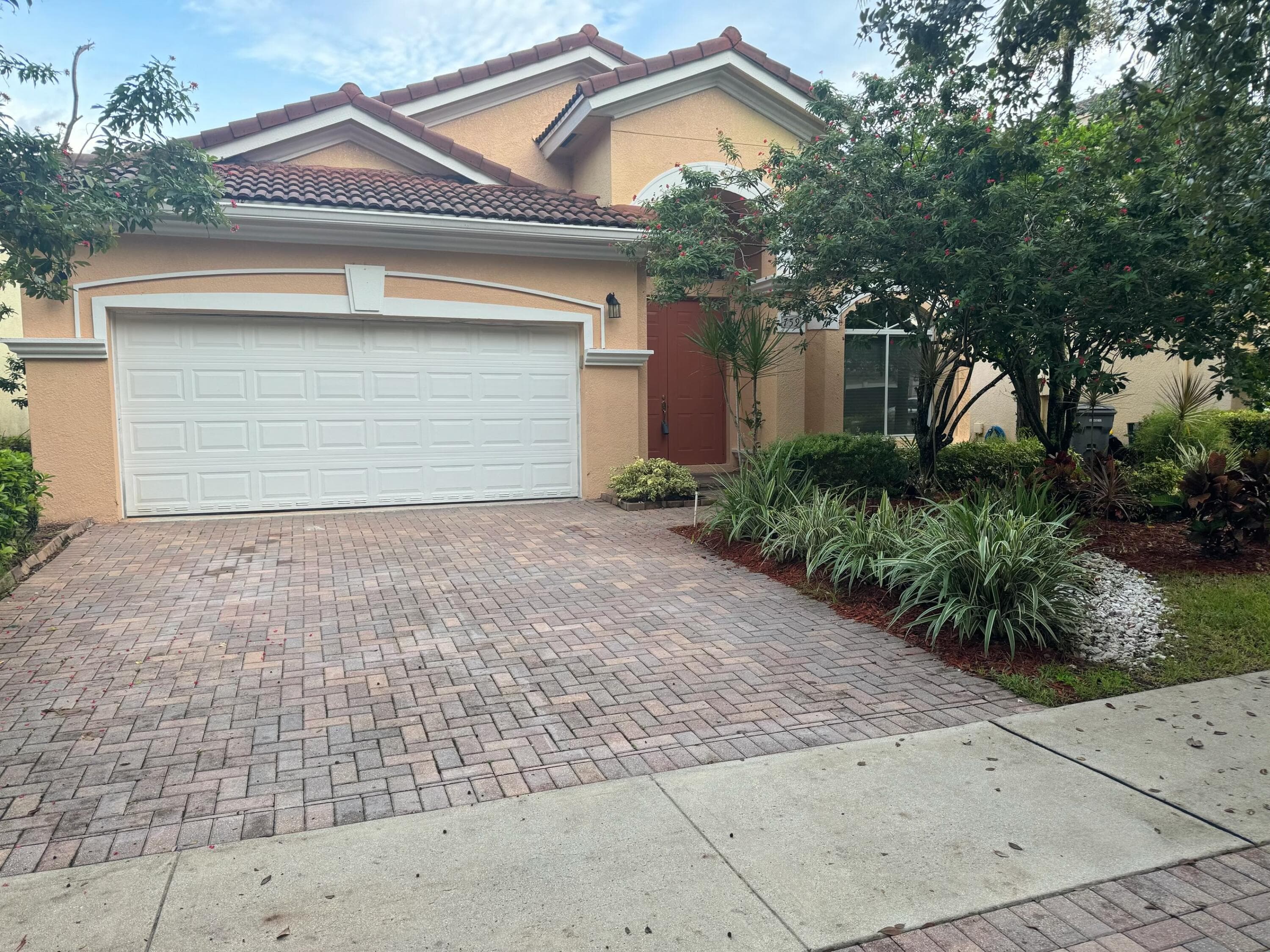 759 Gazetta Way, West Palm Beach, FL 33413 — photo 6 of 63