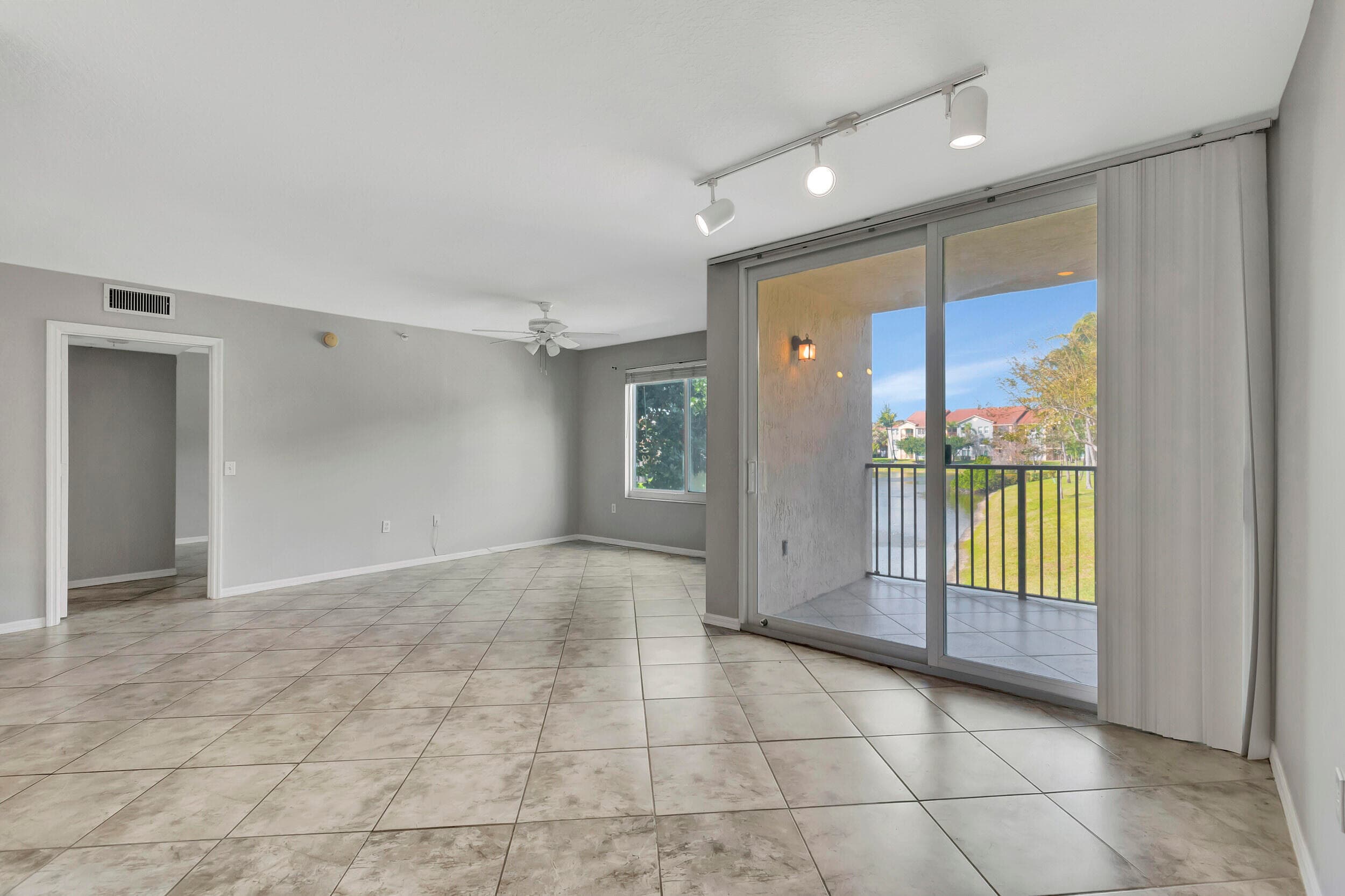 116 Villa Circle 116, Boynton Beach, FL 33435 — photo 7 of 40