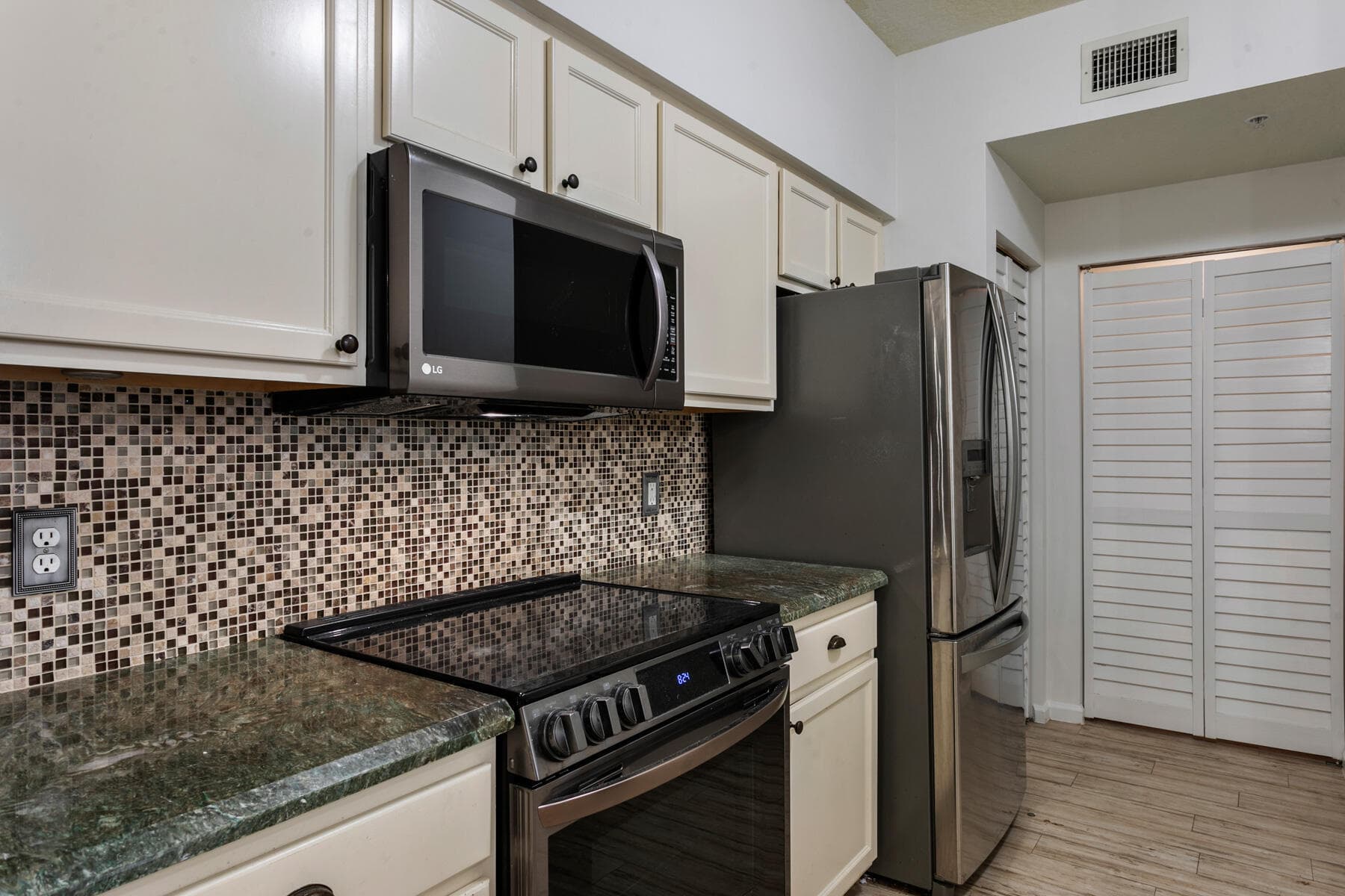 10103 W Myrtlewood Cir Circle W, Palm Beach Gardens, FL 33418 — photo 7 of 26