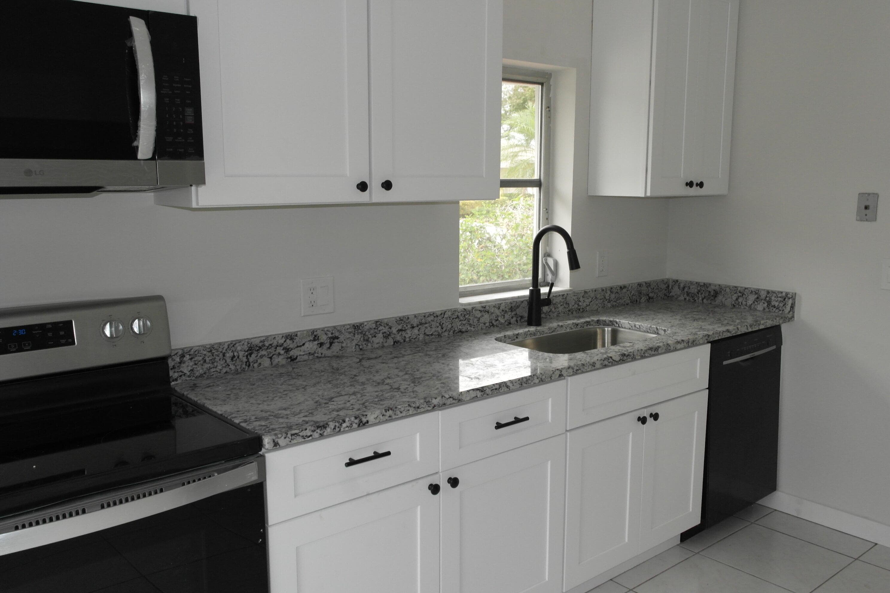18890 Candlewick Drive B, Boca Raton, FL 33496 — photo 4 of 17