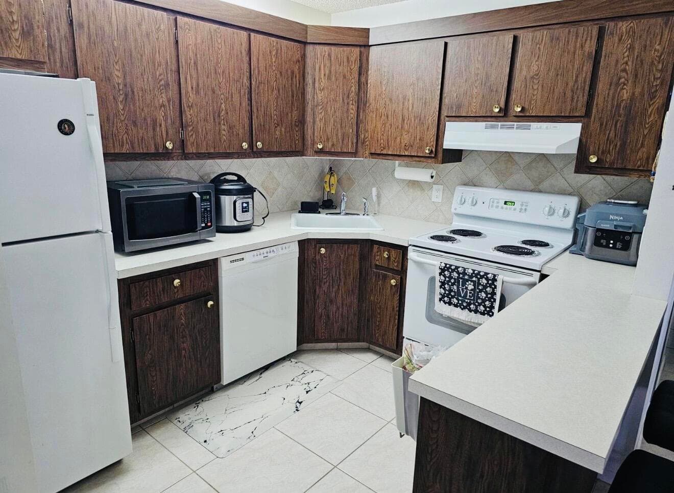 443 Pine Glen Lane C-2, Greenacres, FL 33463 — photo 3 of 13