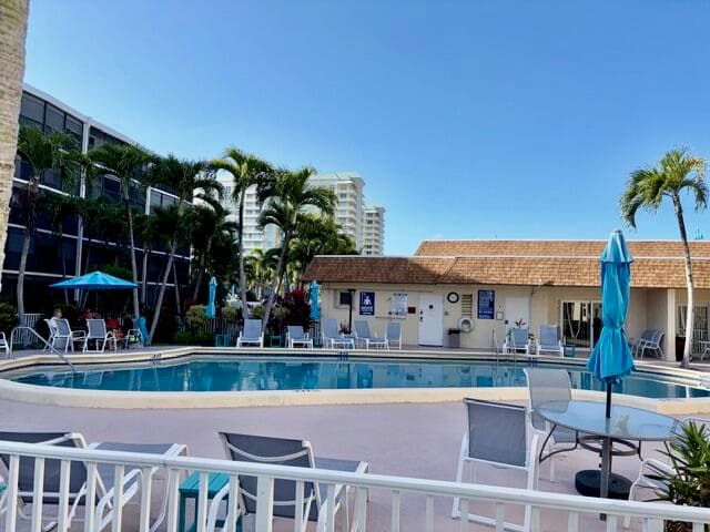 Condominium in Boynton Beach — photo 5 of 33