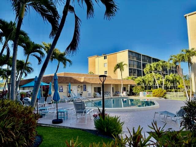 Condominium in Boynton Beach — photo 6 of 33
