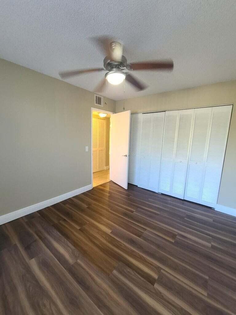 1517 Lake Crystal Drive E, West Palm Beach, FL 33411 — photo 11 of 19
