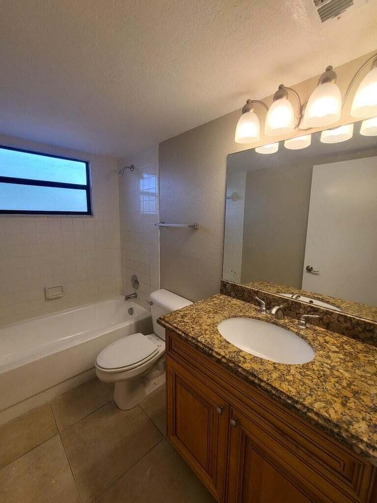 1517 Lake Crystal Drive E, West Palm Beach, FL 33411 — photo 13 of 19