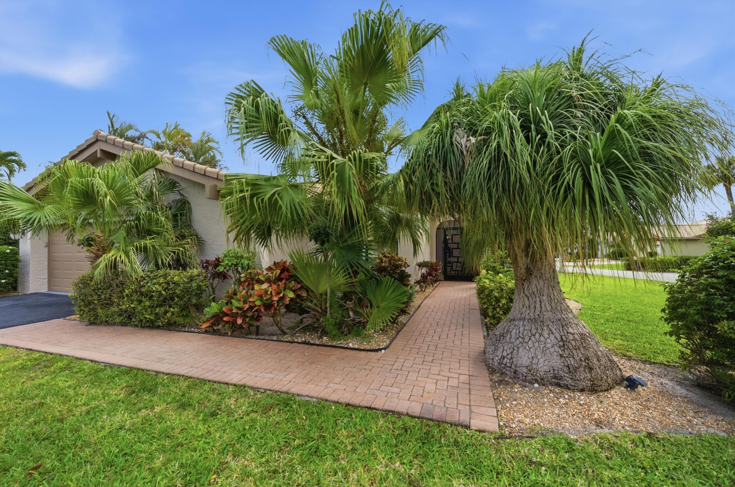 5743 Lakeview Mews Drive, Boynton Beach, FL 33437 — photo 2 of 50