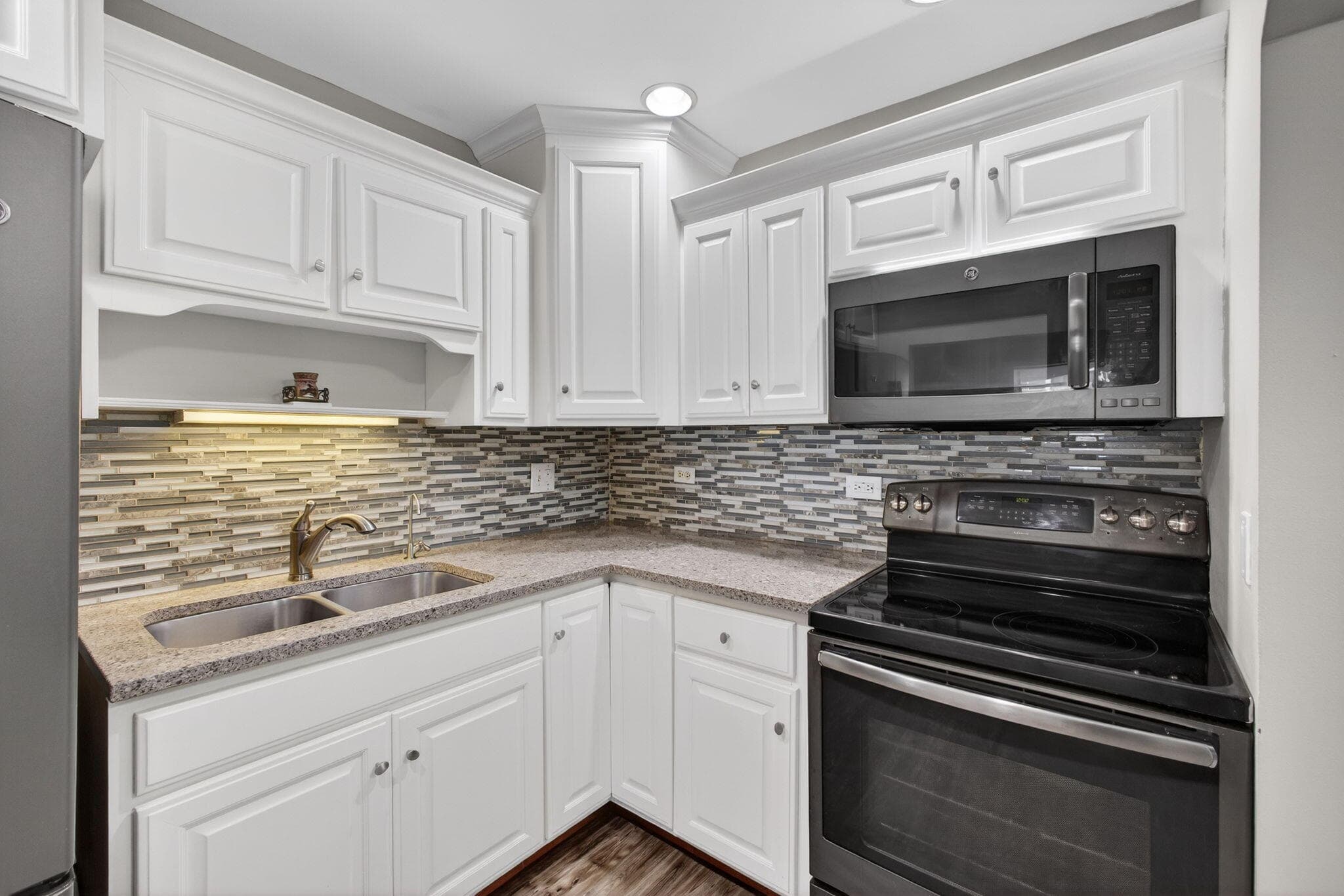 111 Shore Court 205, North Palm Beach, FL 33408 — photo 9 of 50