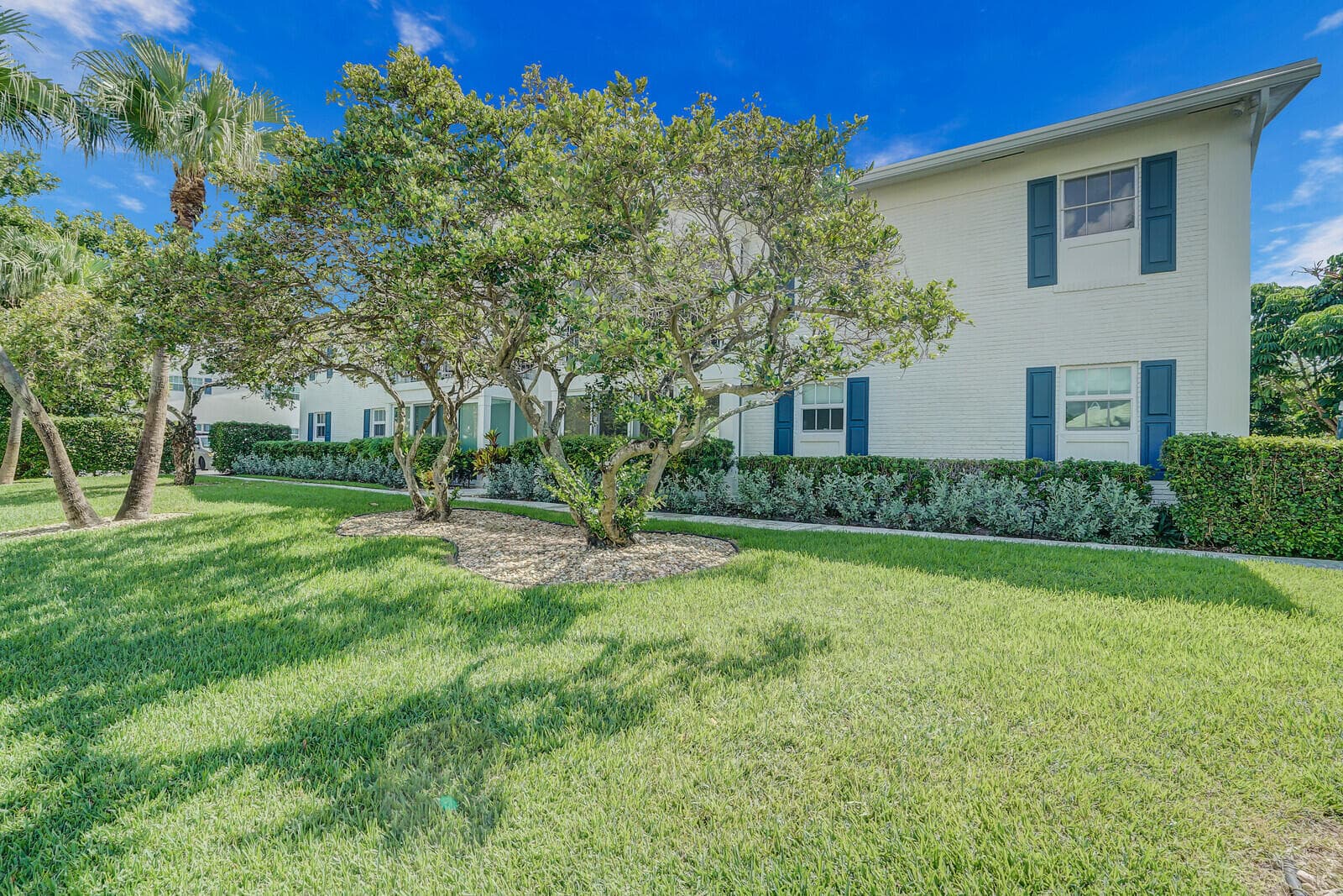 315 Venetian Drive 8, Delray Beach, FL 33483 — photo 1 of 27