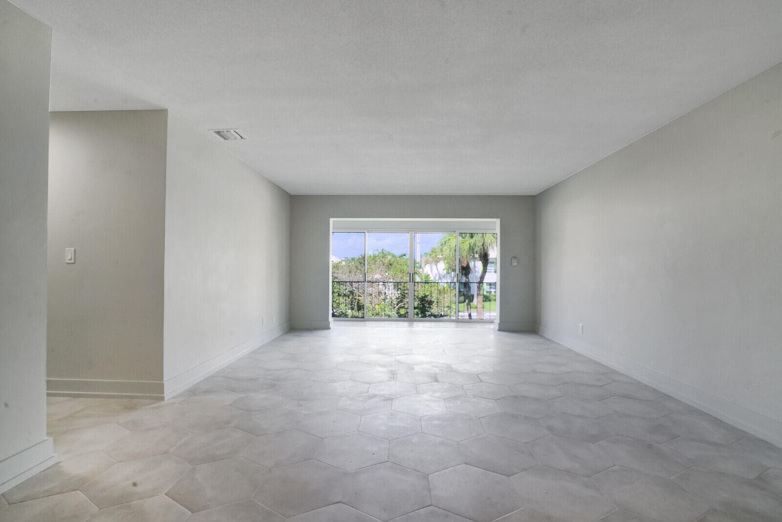 315 Venetian Drive 8, Delray Beach, FL 33483 — photo 9 of 27