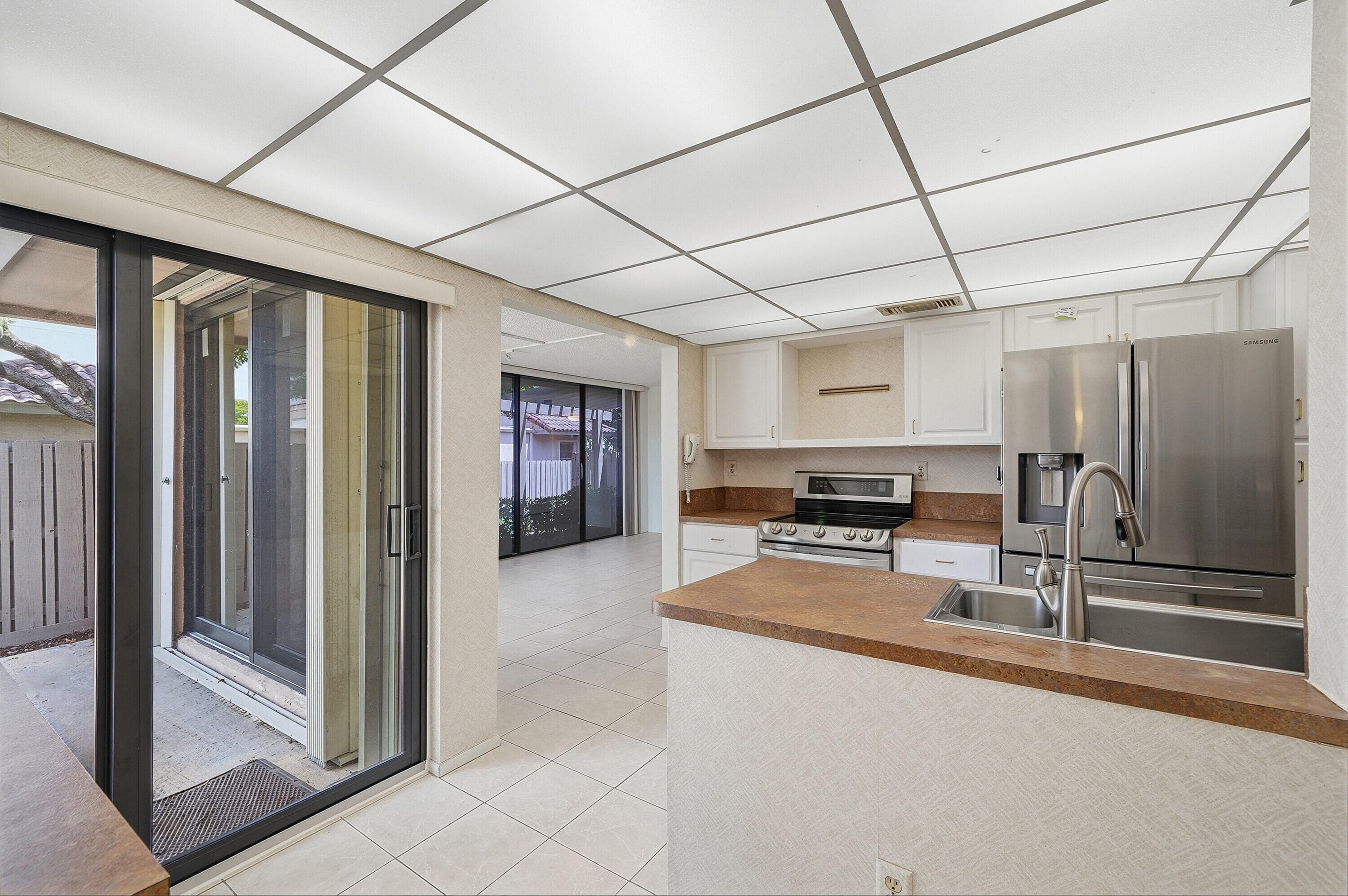 20615 NE 7th Court, Miami, FL 33179 — photo 9 of 37