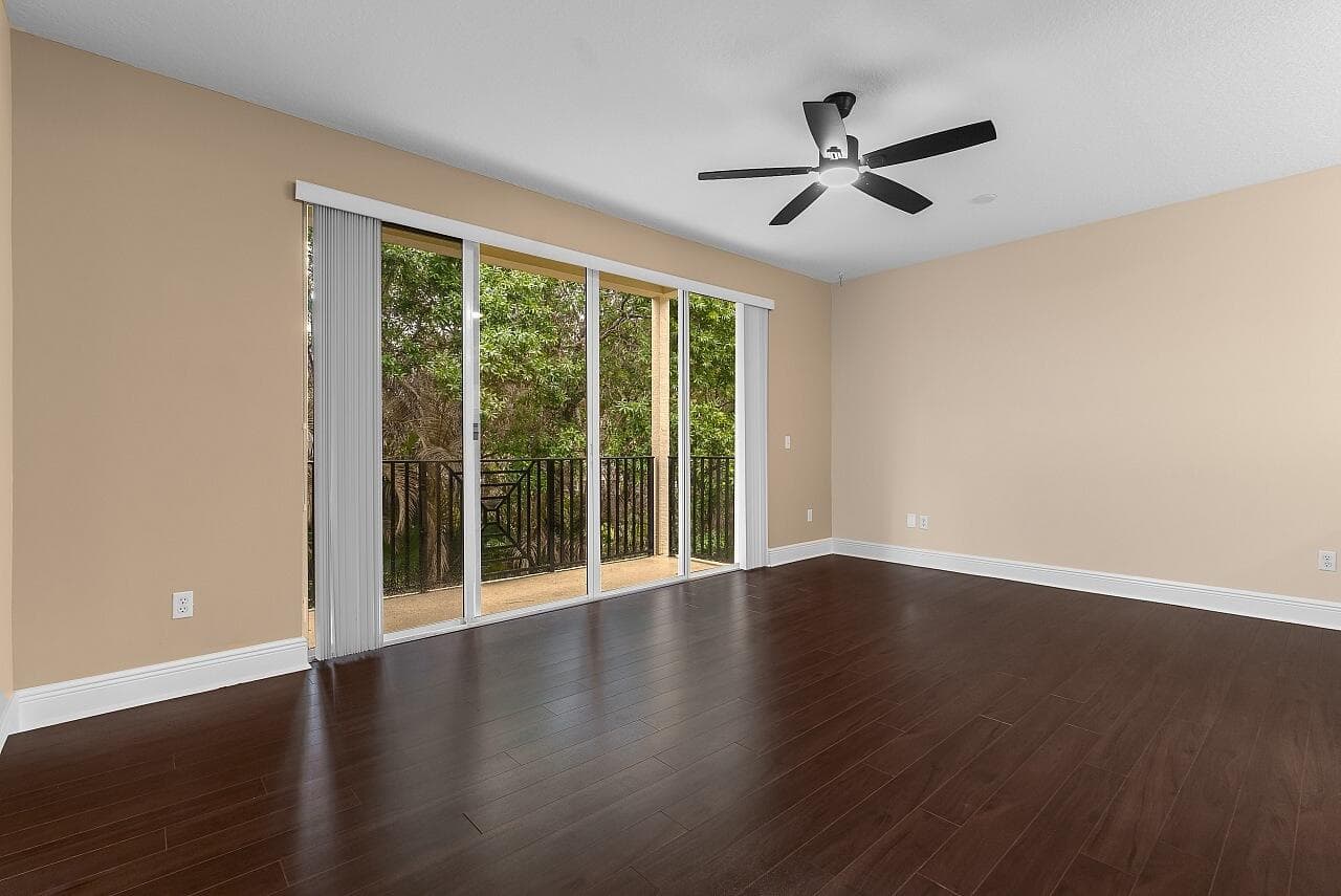 1620 42nd Square 104, Vero Beach, FL 32960 — photo 3 of 43