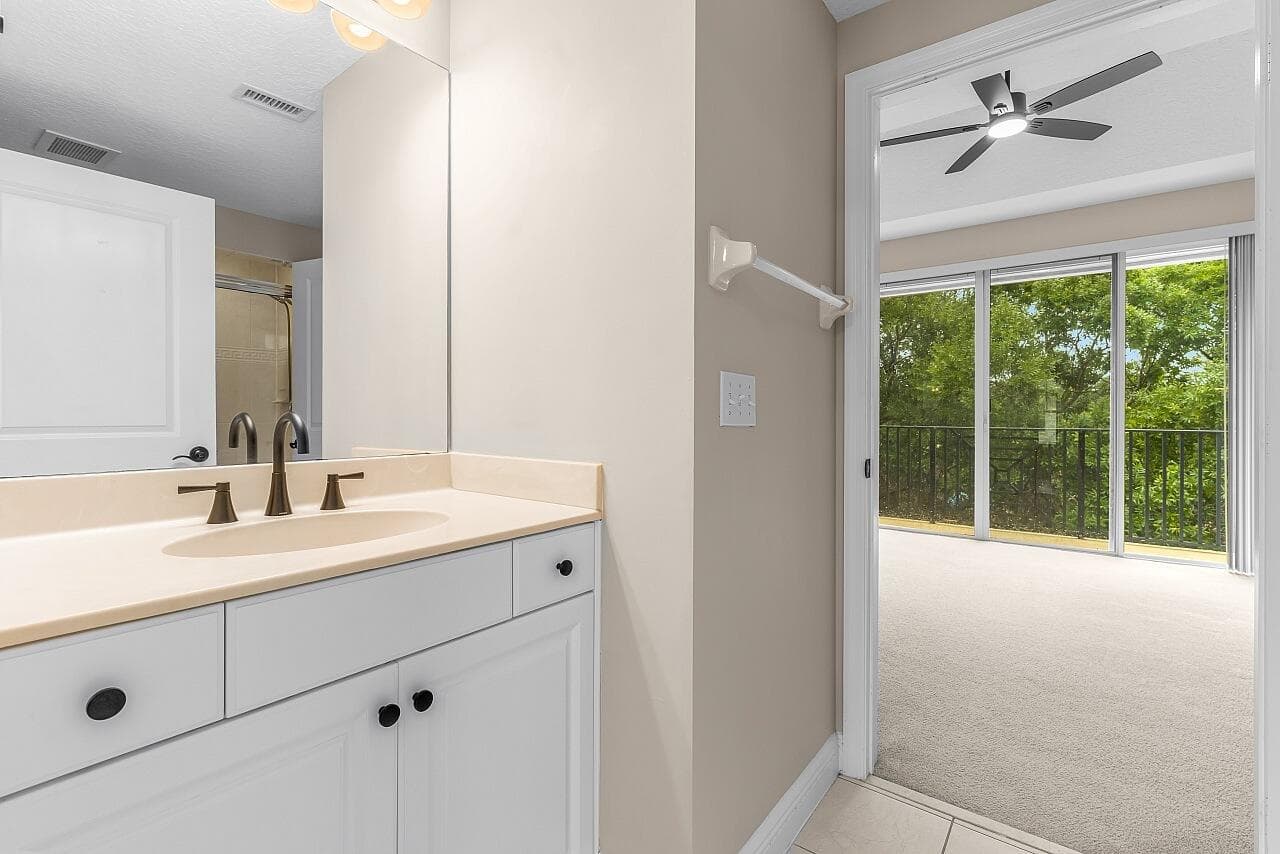 1620 42nd Square 104, Vero Beach, FL 32960 — photo 20 of 43