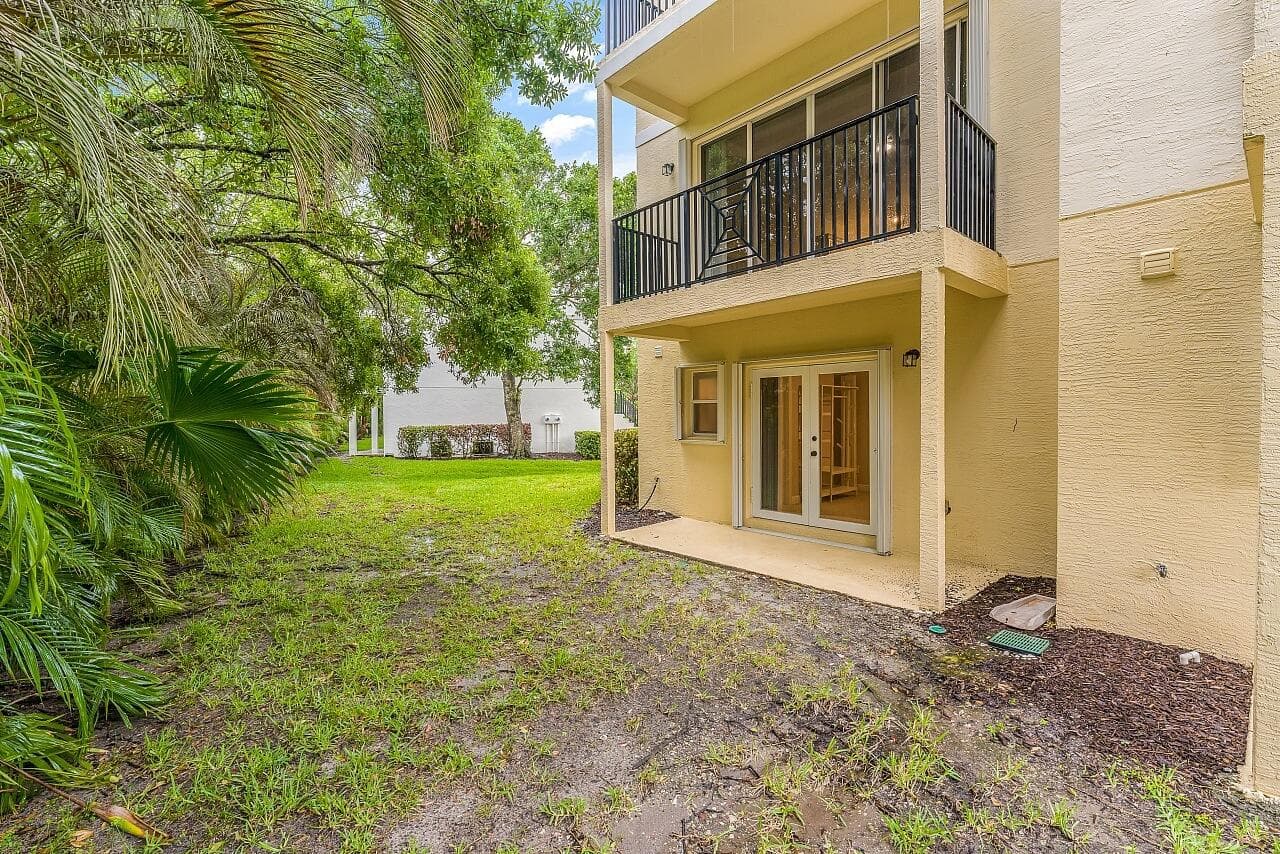 1620 42nd Square 104, Vero Beach, FL 32960 — photo 35 of 43