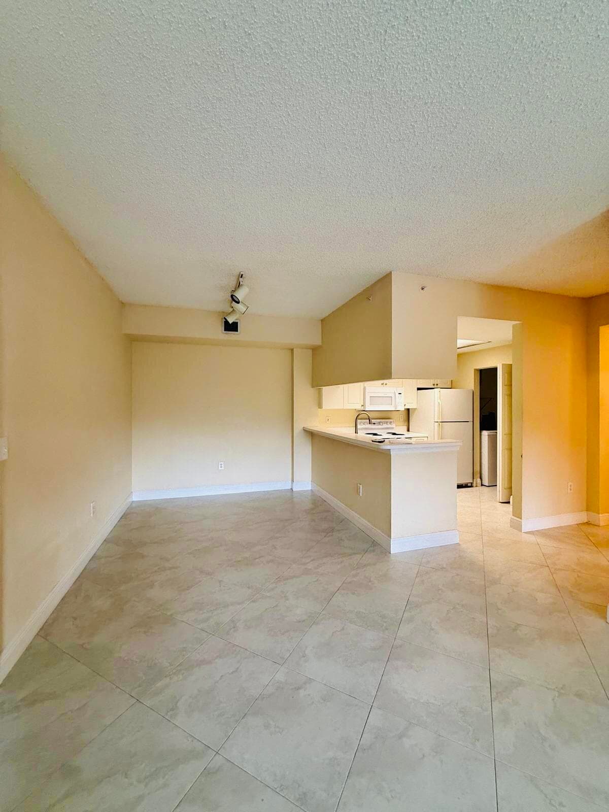 2917 Tuscany Court 204, Palm Beach Gardens, FL 33410 — photo 2 of 10