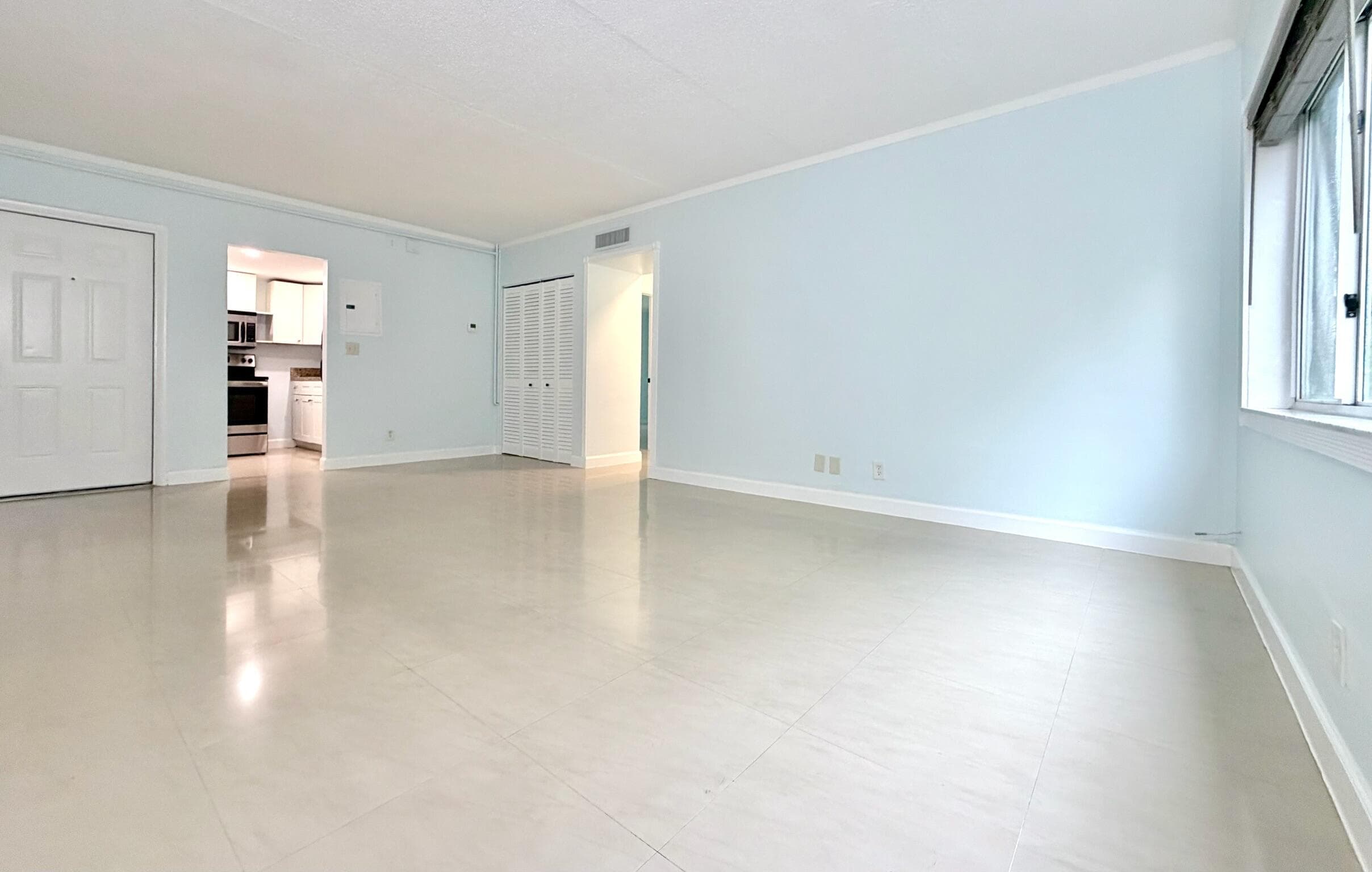 251 SE 6th Avenue 7, Pompano Beach, FL 33060 — photo 3 of 23