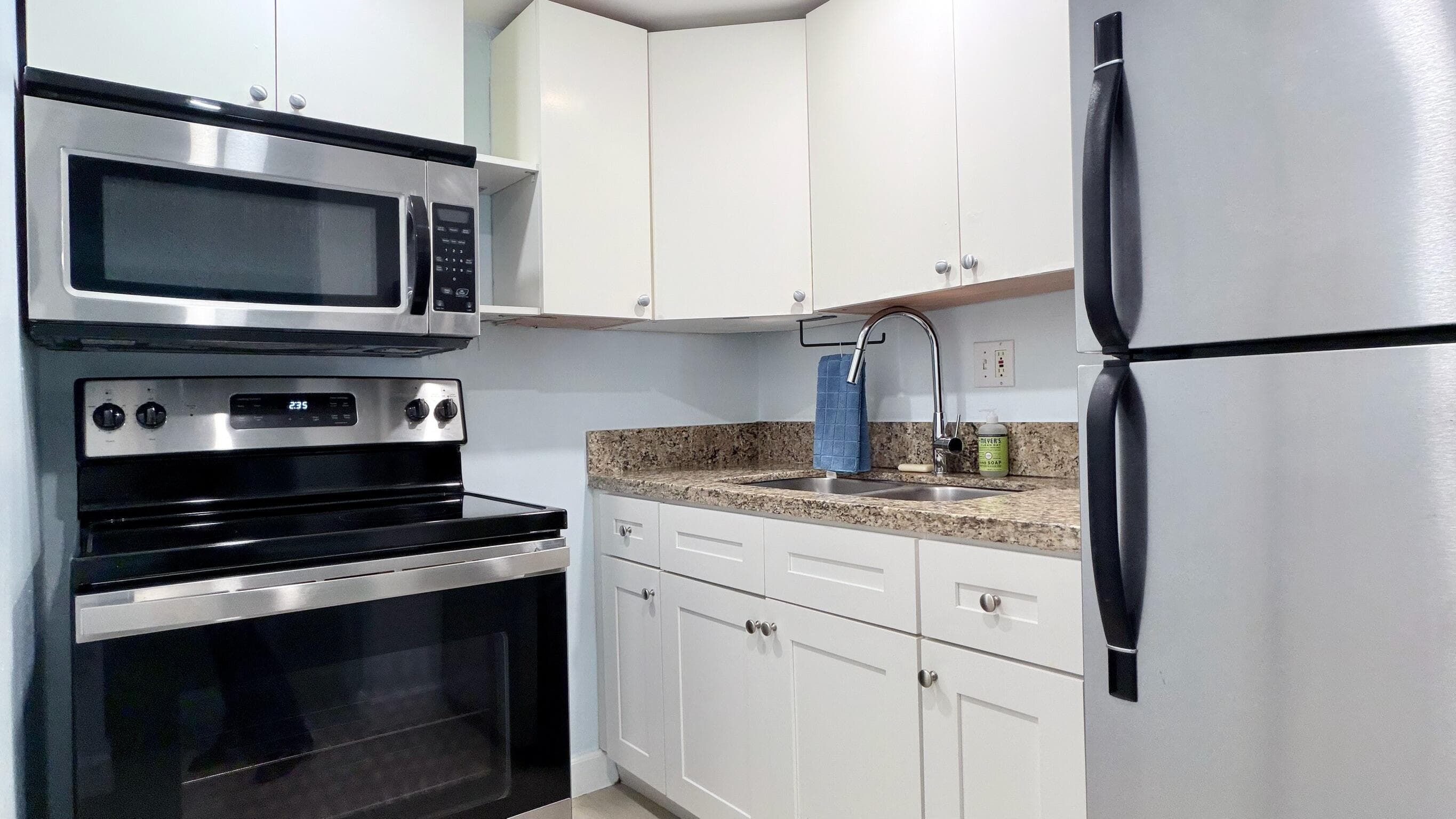 251 SE 6th Avenue 7, Pompano Beach, FL 33060 — photo 5 of 23