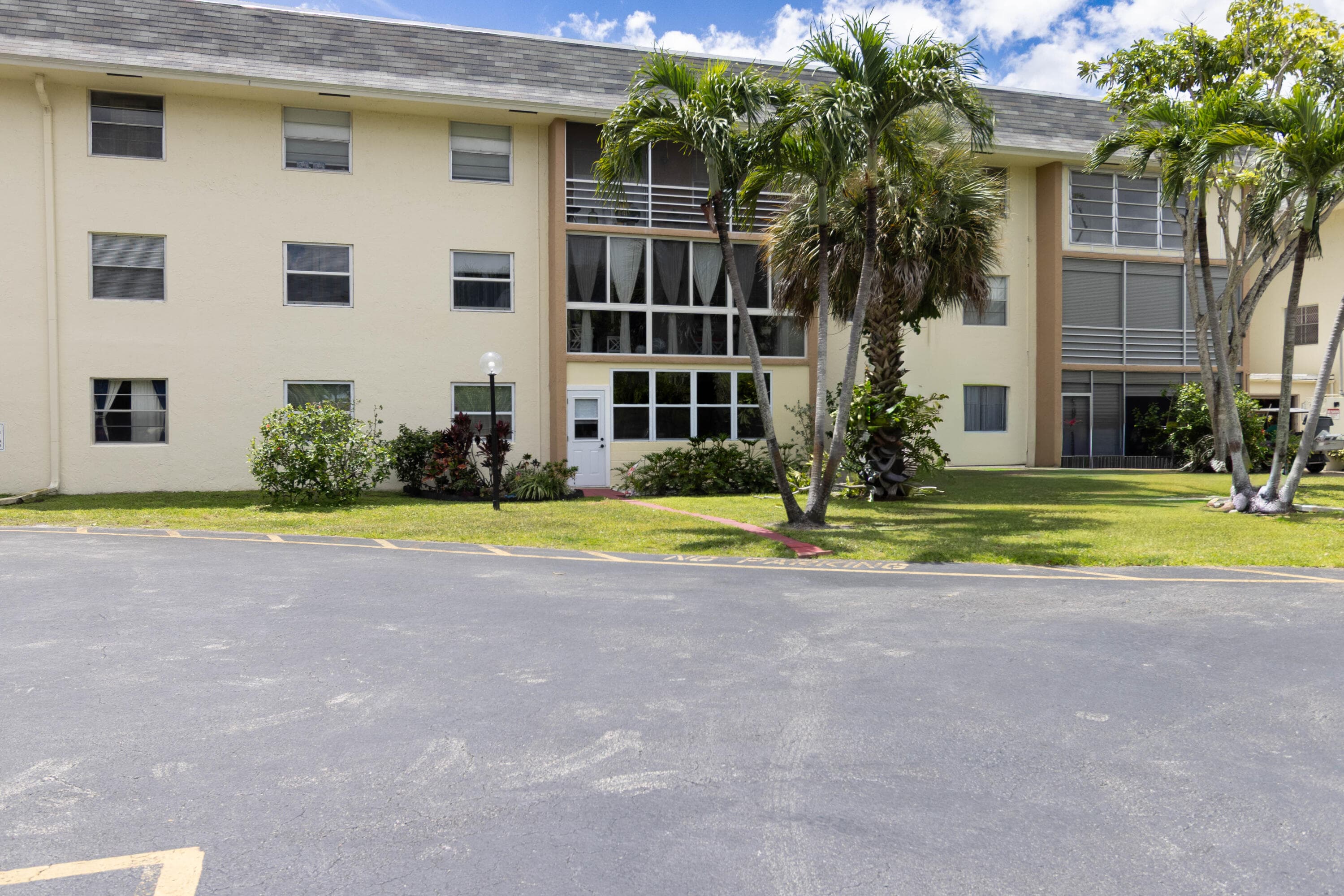 4980 E Sabal Palm Boulevard E 124, Tamarac, FL 33319 — photo 13 of 21