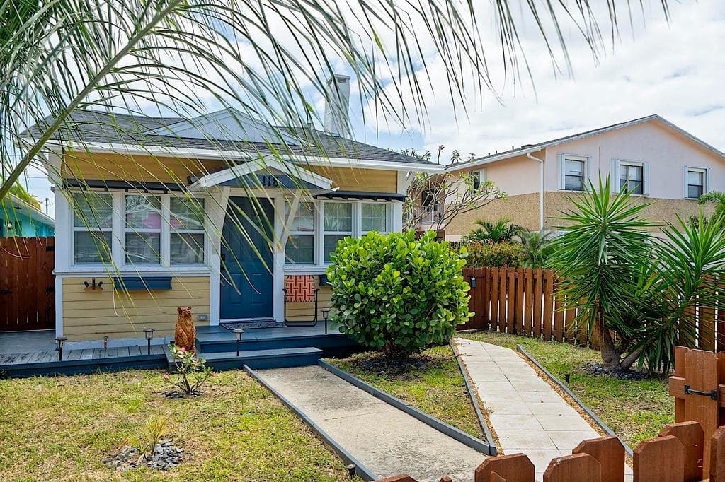 118 S J Street, Lake Worth Beach, FL 33460 — photo 1 of 30