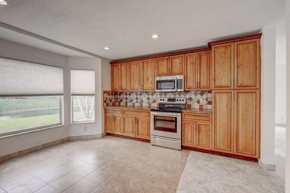 10758 Lake Jasmine Drive, Boca Raton, FL 33498 — photo 5 of 34