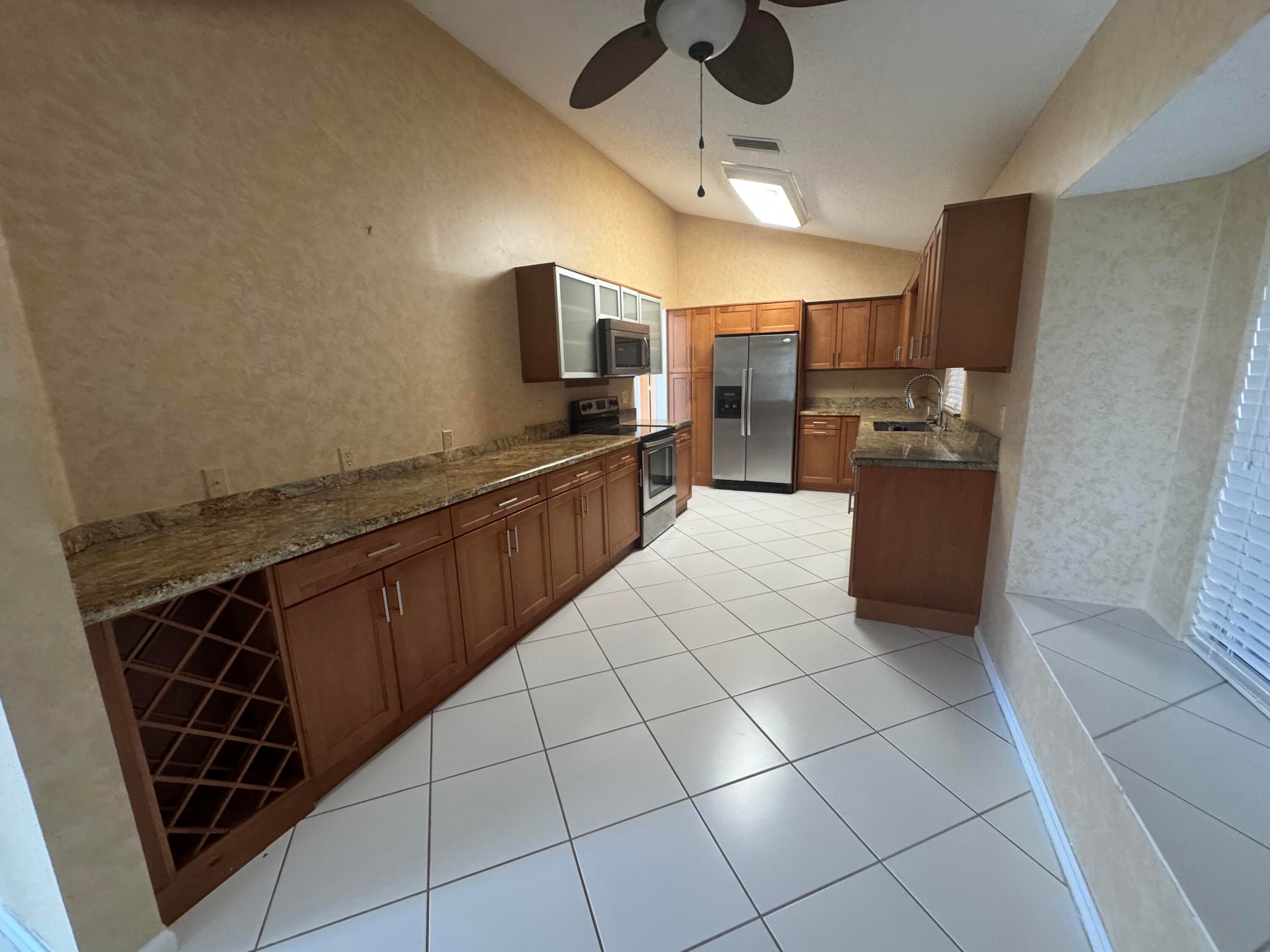 6113 Greenspointe Drive 10, Boynton Beach, FL 33437 — photo 6 of 33