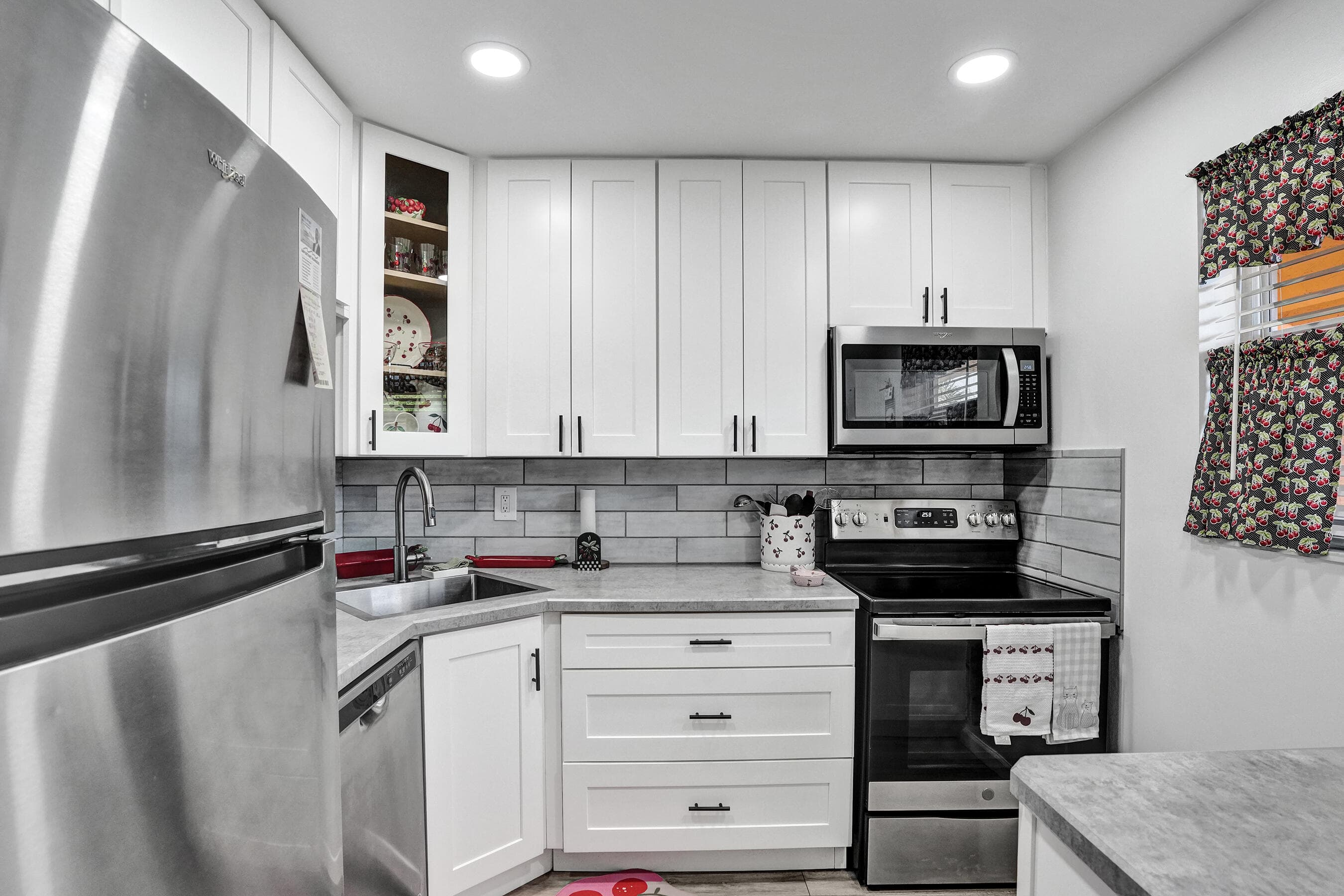 8390 Lagos De Campo Boulevard 301, Tamarac, FL 33321 — photo 5 of 26