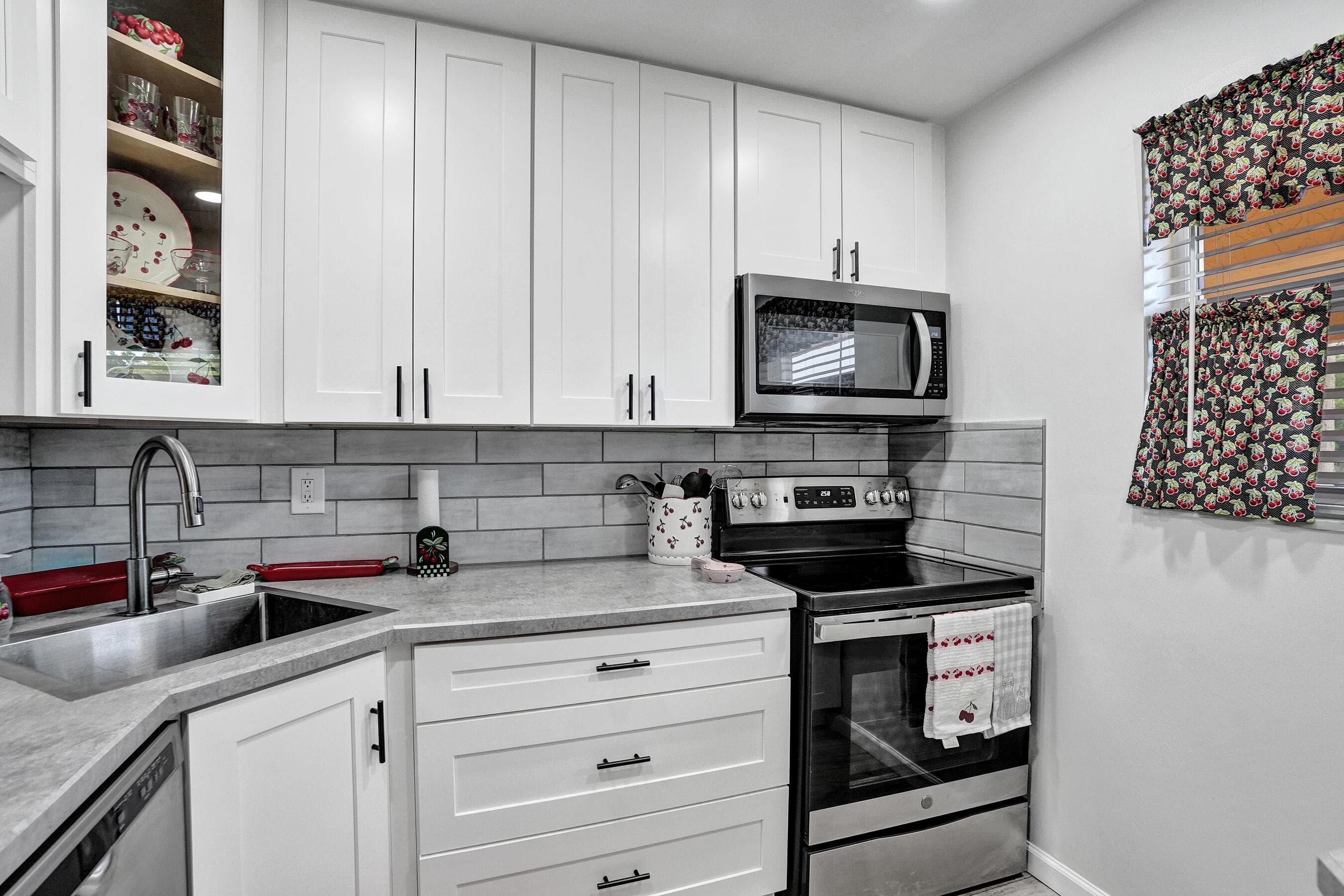 8390 Lagos De Campo Boulevard 301, Tamarac, FL 33321 — photo 7 of 26