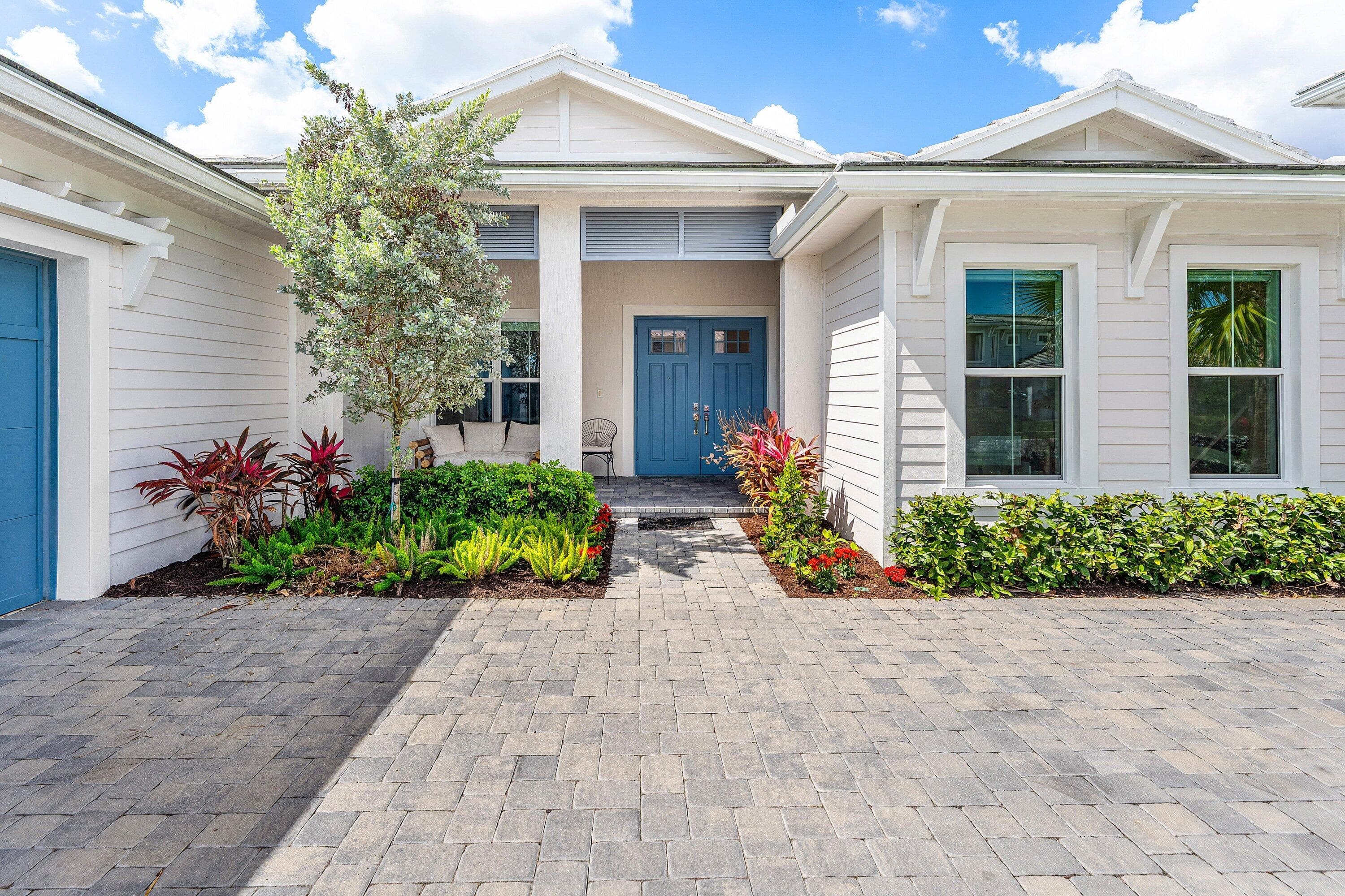 9256 Crestview Circle, Palm Beach Gardens, FL 33412 — photo 2 of 50