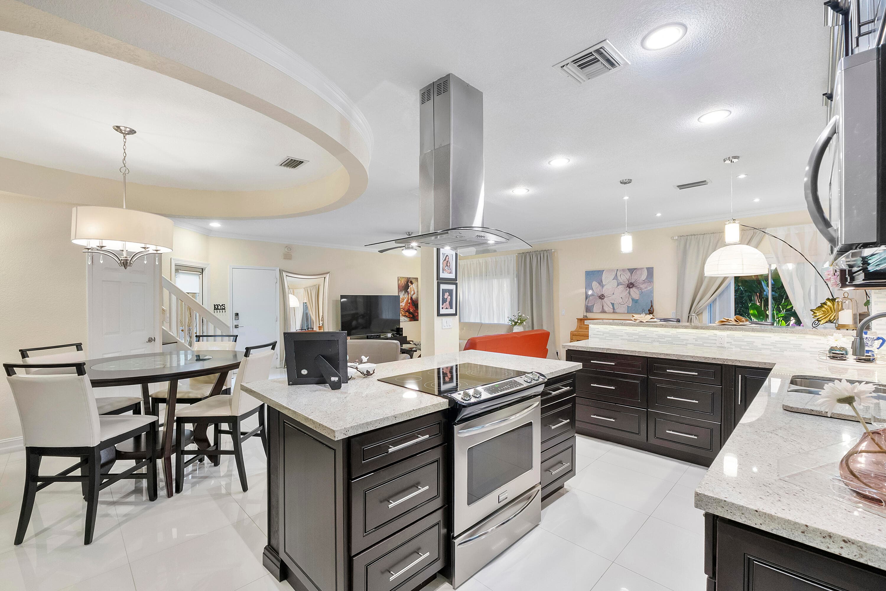 11377 Lakeview Drive, Coral Springs, FL 33071 — photo 5 of 41