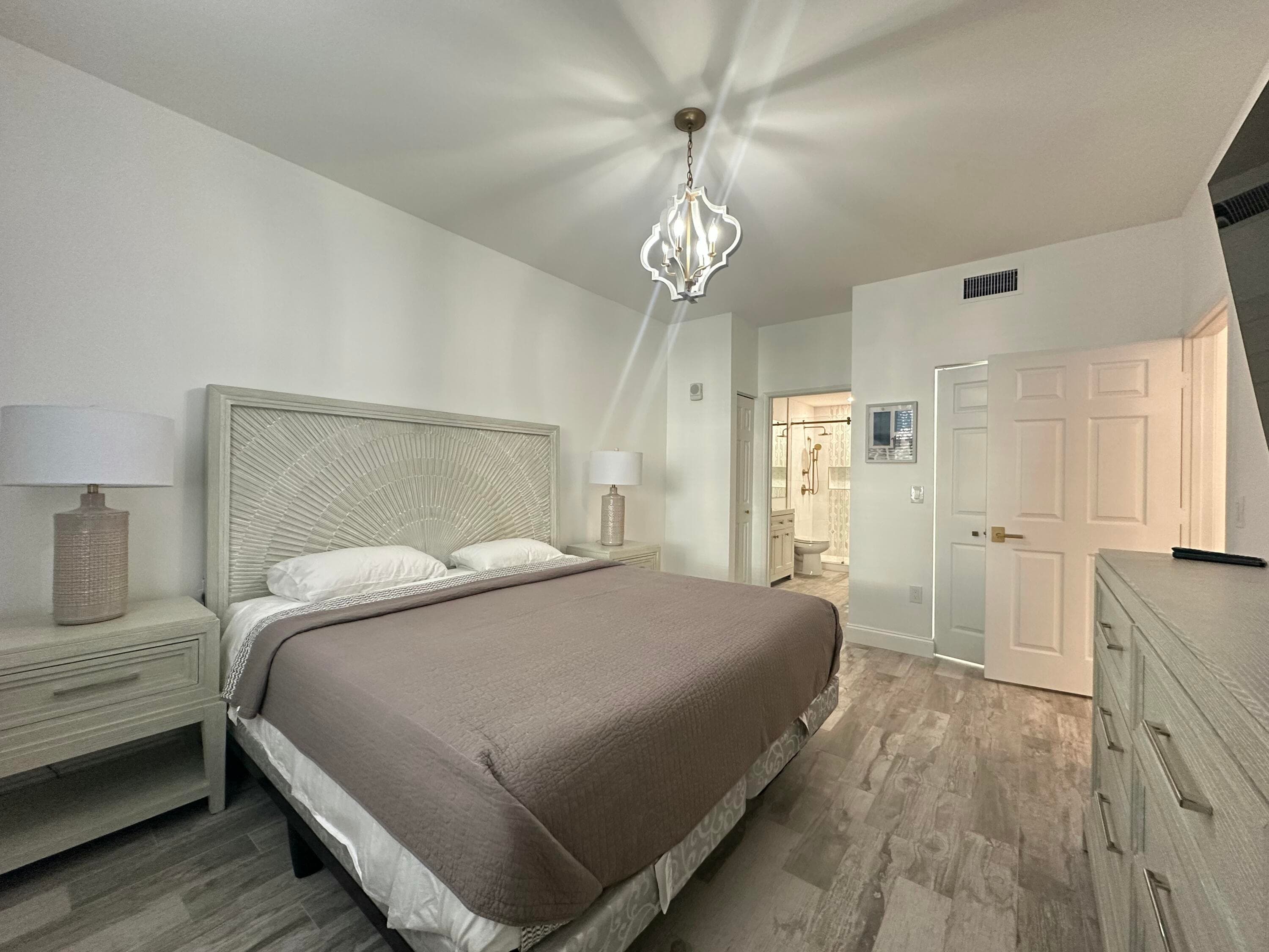 630 S Sapodilla Avenue 104, West Palm Beach, FL 33401 — photo 4 of 31