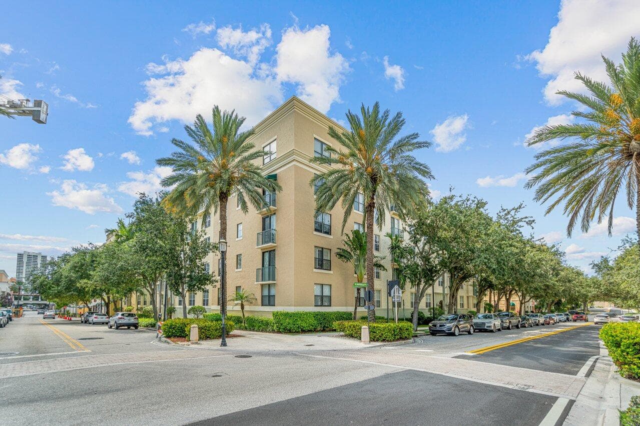 630 S Sapodilla Avenue 104, West Palm Beach, FL 33401 — photo 18 of 31