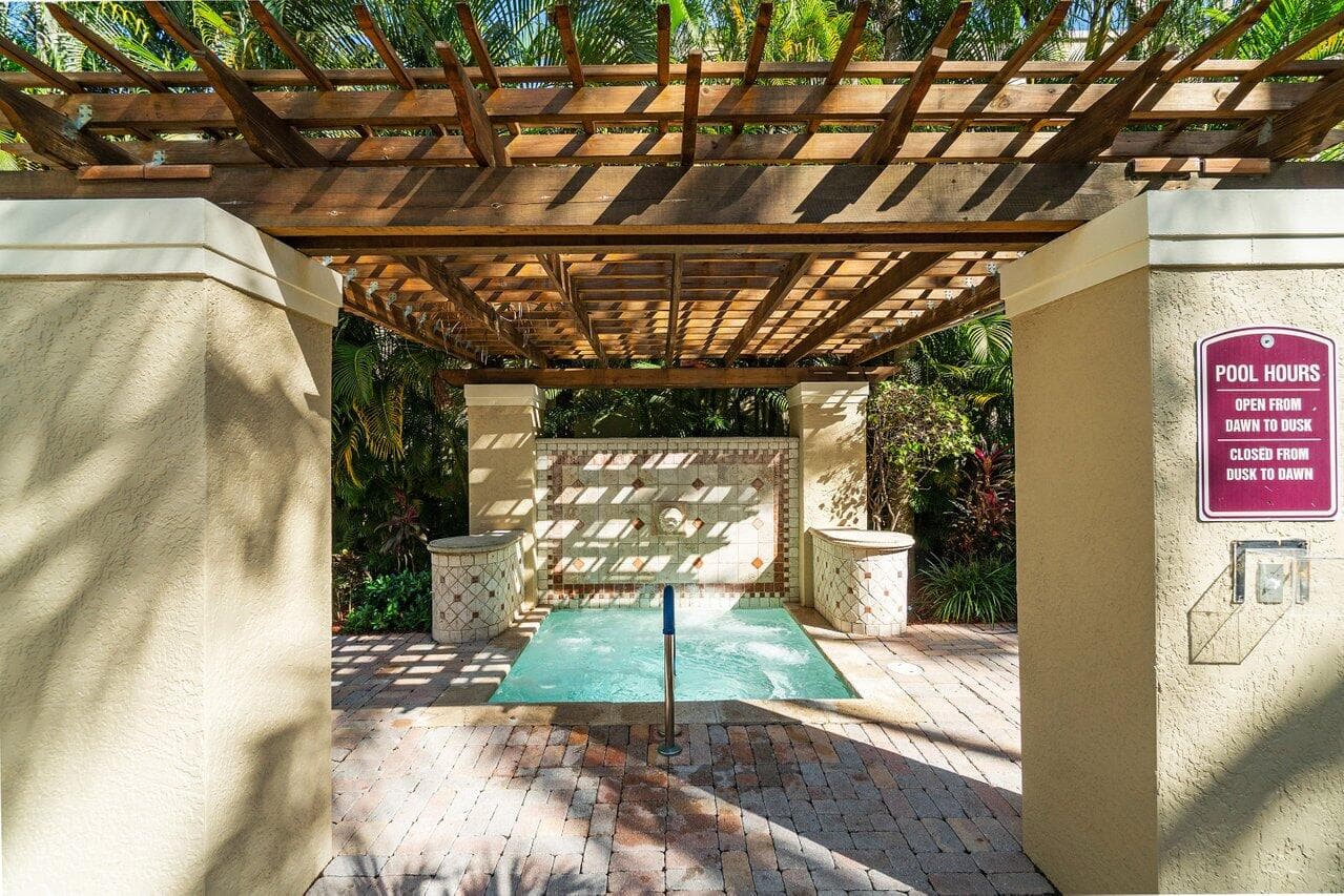 630 S Sapodilla Avenue 104, West Palm Beach, FL 33401 — photo 30 of 31