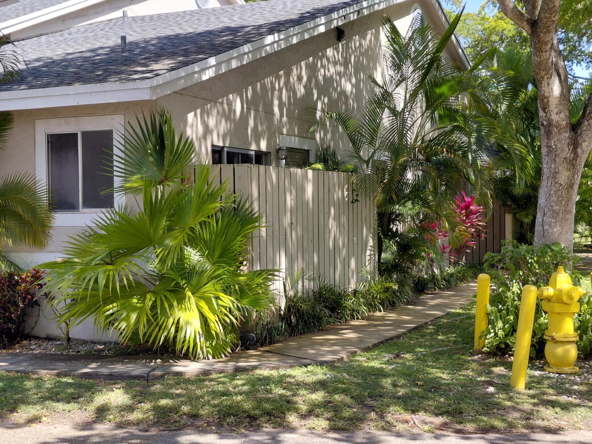 1947 E Discovery Circle E, Deerfield Beach, FL 33442 — photo 2 of 35