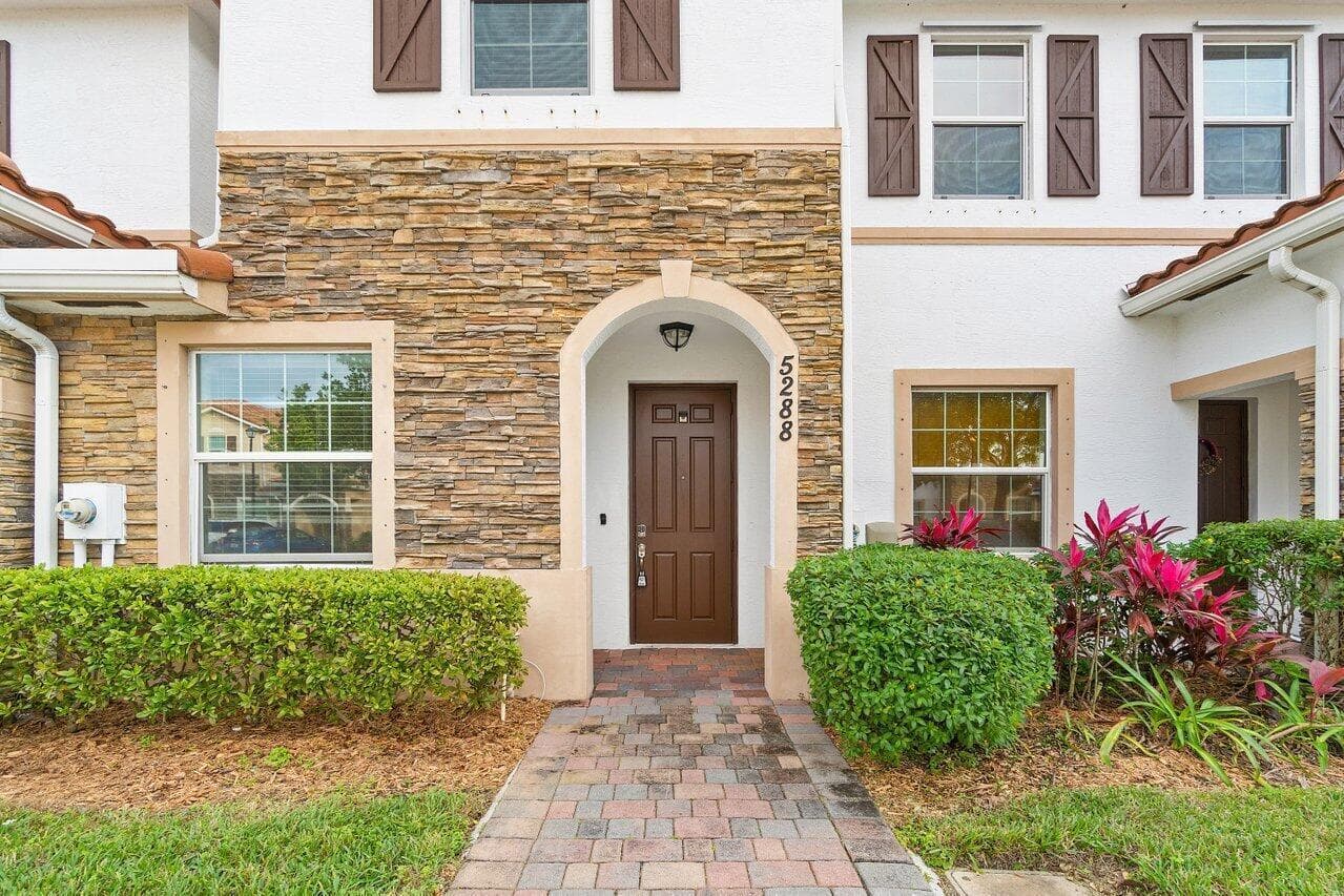 5288 Ashley River Road, West Palm Beach, FL 33417 — photo 1 of 27