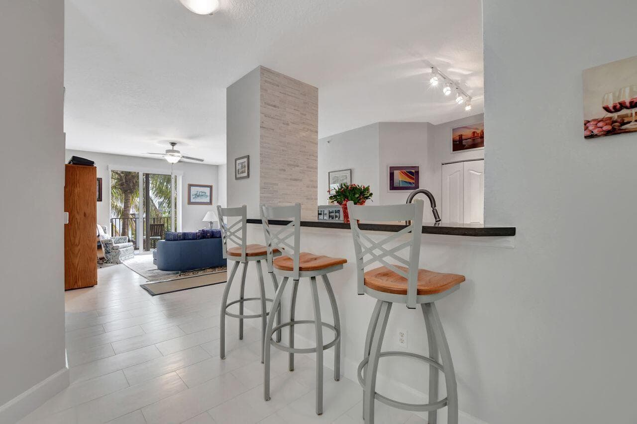 250 NE 3rd Avenue 1408, Delray Beach, FL 33444 — photo 10 of 45