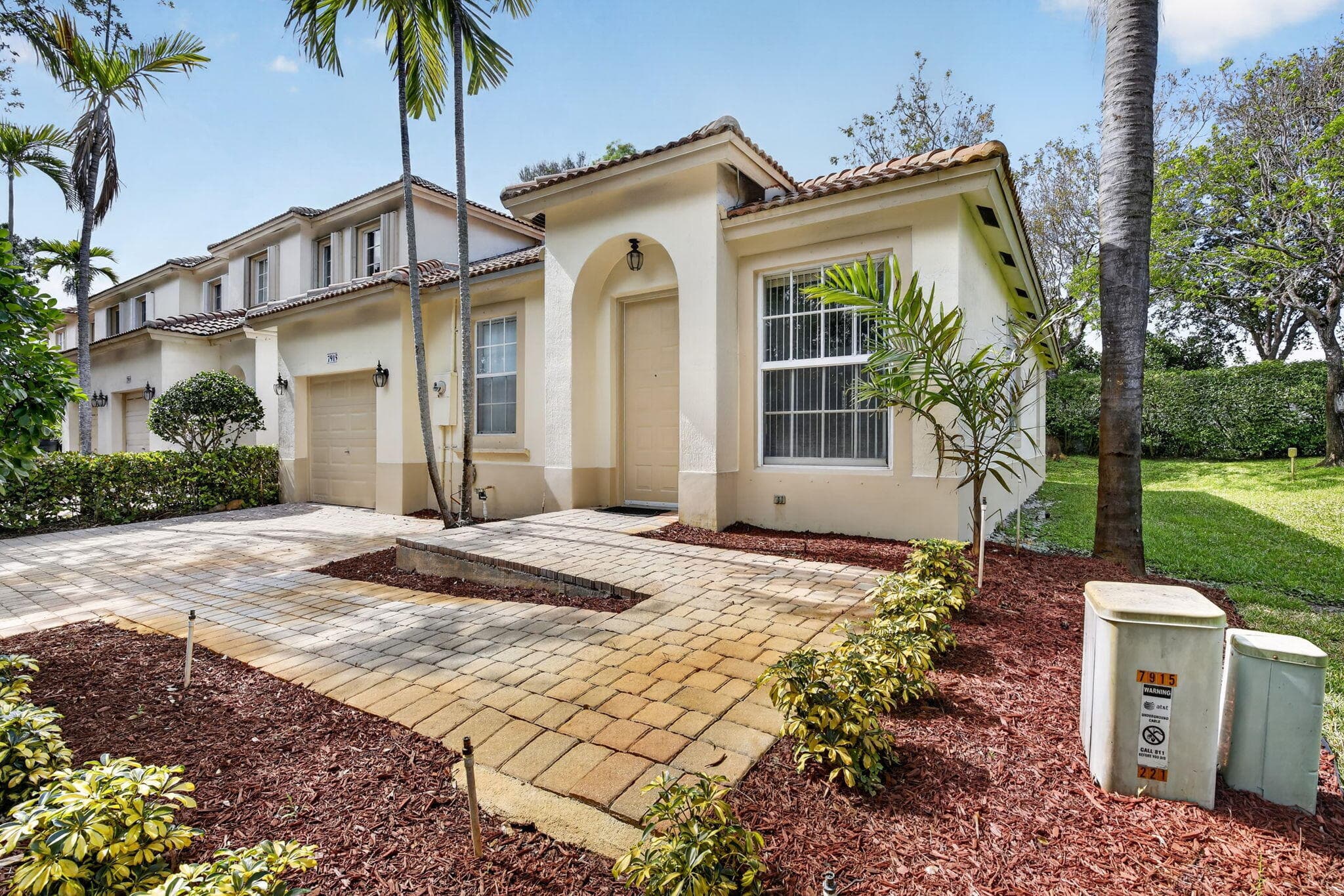 7915 NW 20th Street, Pembroke Pines, FL 33024 — photo 3 of 45