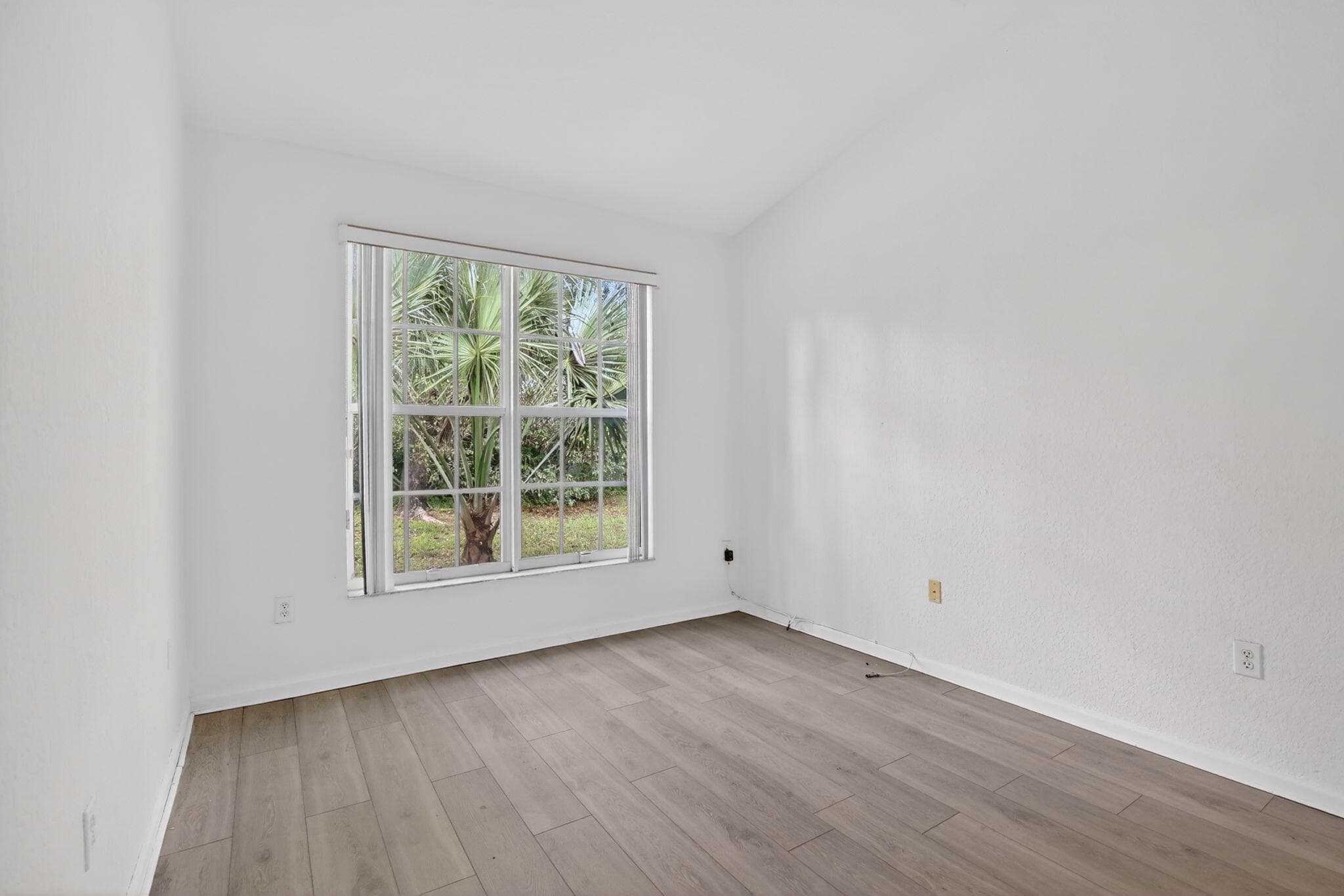 7915 NW 20th Street, Pembroke Pines, FL 33024 — photo 17 of 45