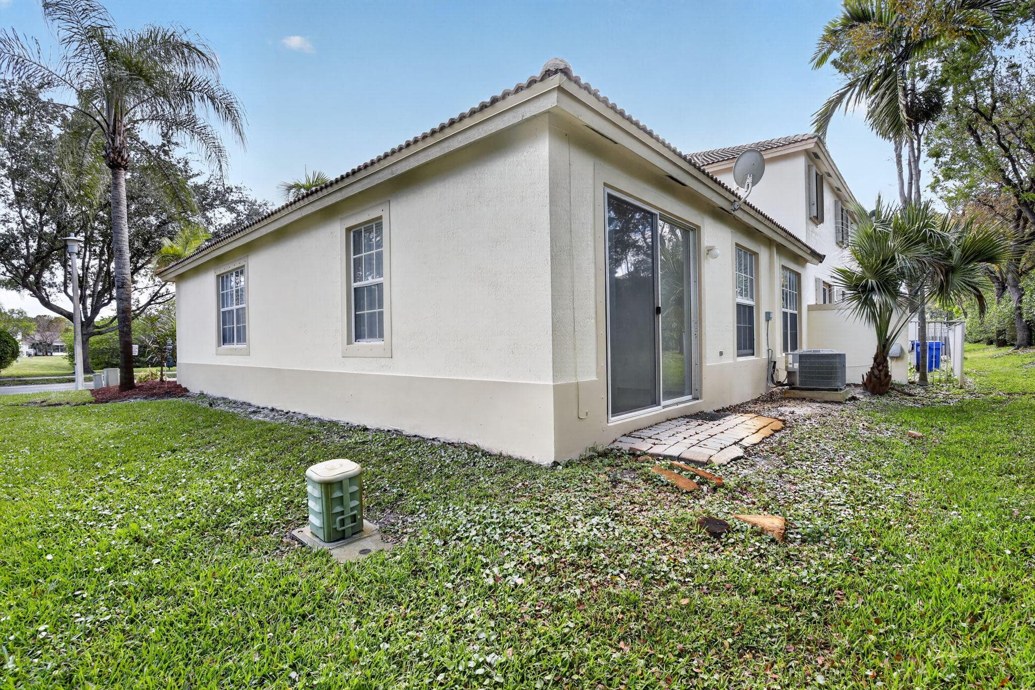 7915 NW 20th Street, Pembroke Pines, FL 33024 — photo 31 of 45