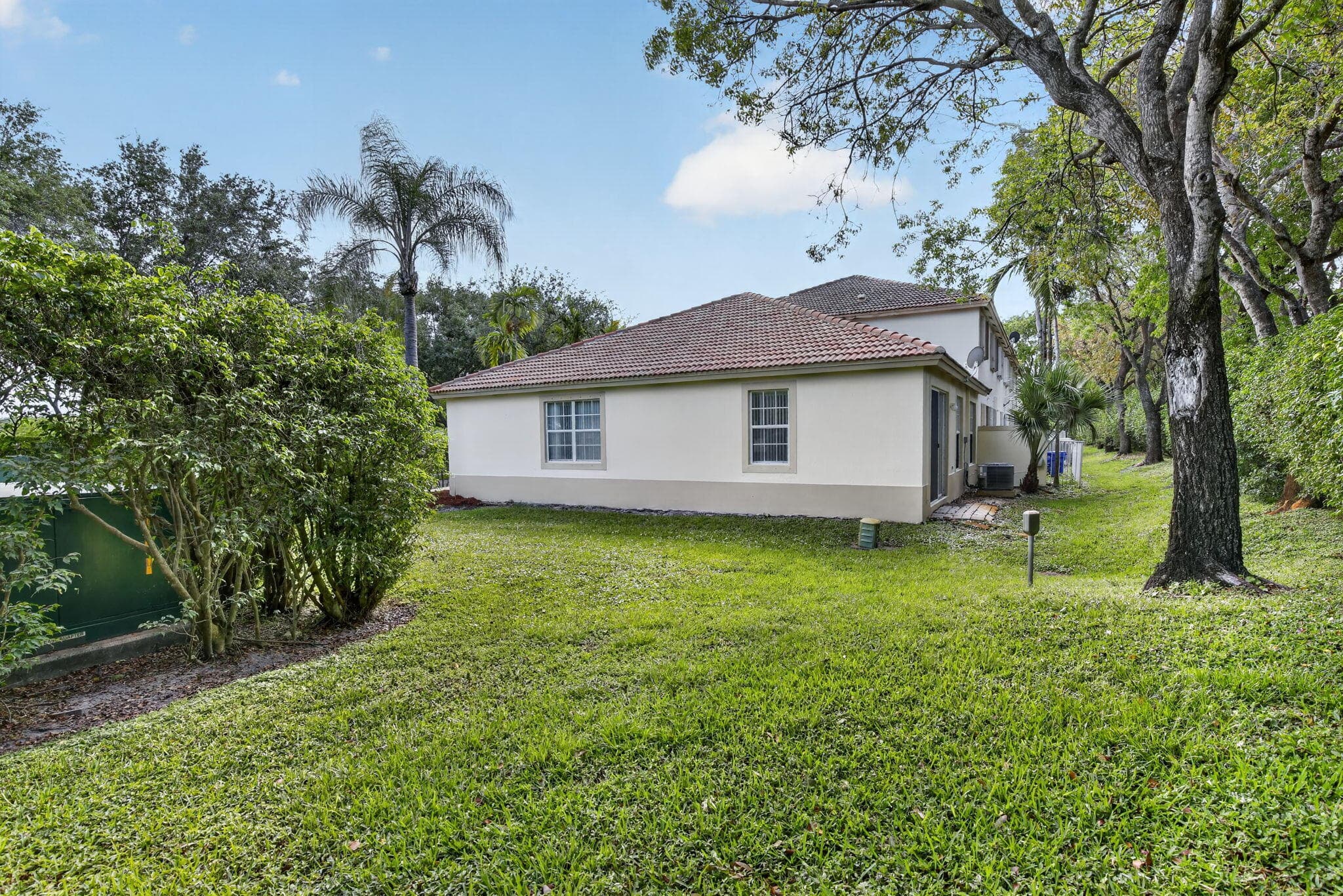 7915 NW 20th Street, Pembroke Pines, FL 33024 — photo 33 of 45
