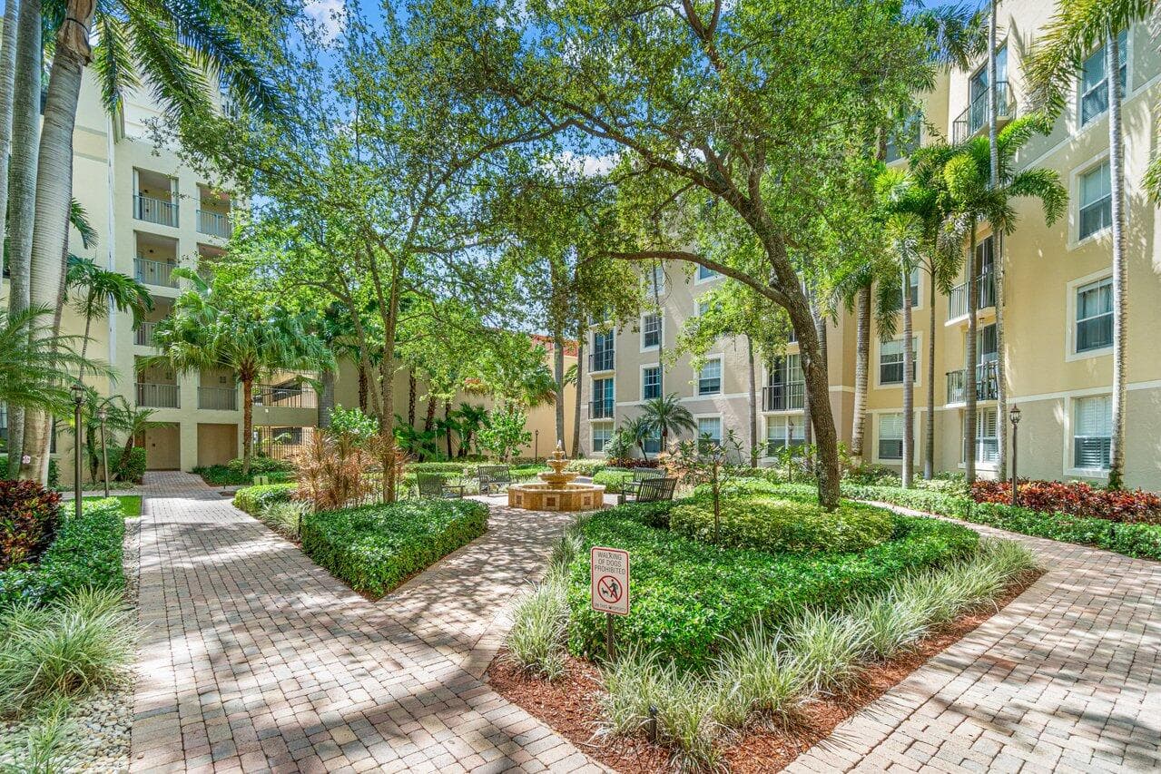 630 S Sapodilla Avenue 110, West Palm Beach, FL 33401 — photo 26 of 37