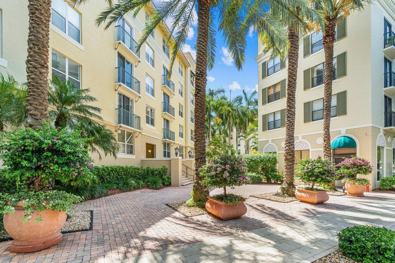 630 S Sapodilla Avenue 110, West Palm Beach, FL 33401 — photo 33 of 37