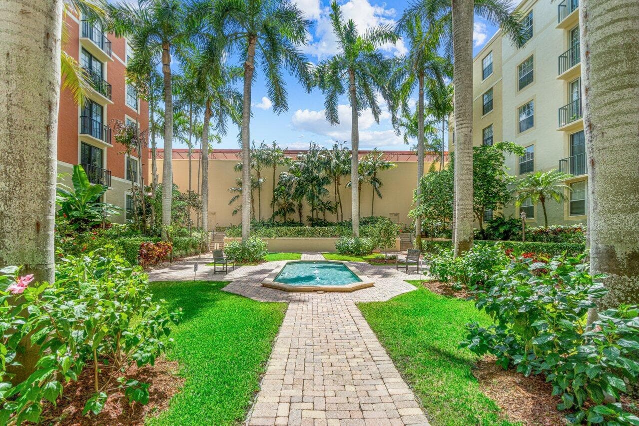 630 S Sapodilla Avenue 110, West Palm Beach, FL 33401 — photo 34 of 37