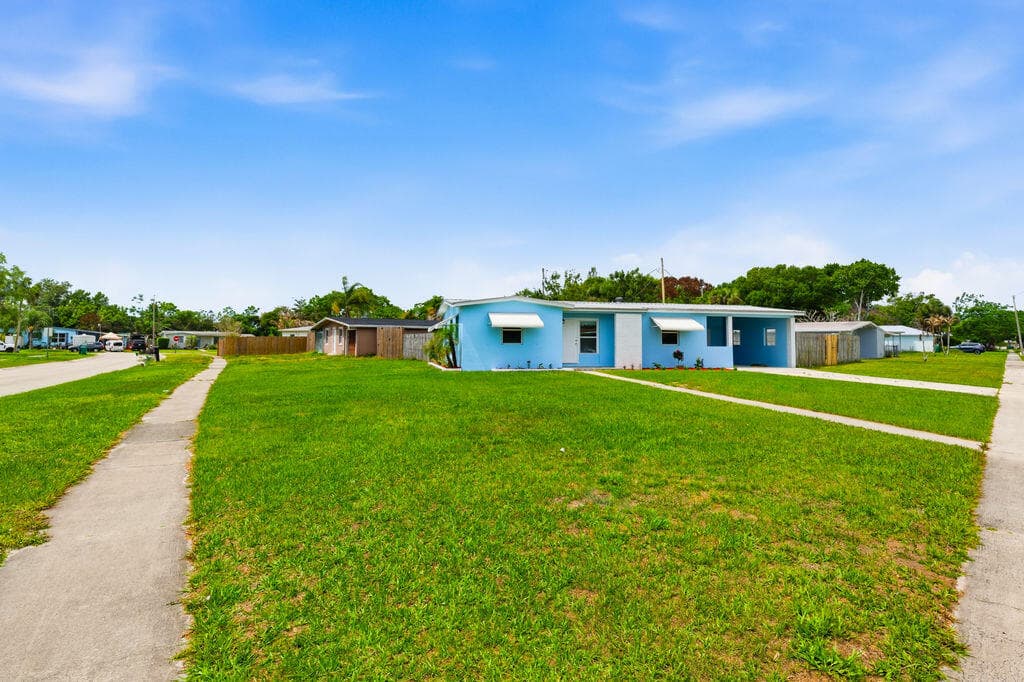 102 SE El Sito Court, Port St. Lucie, FL 34983 — photo 4 of 27