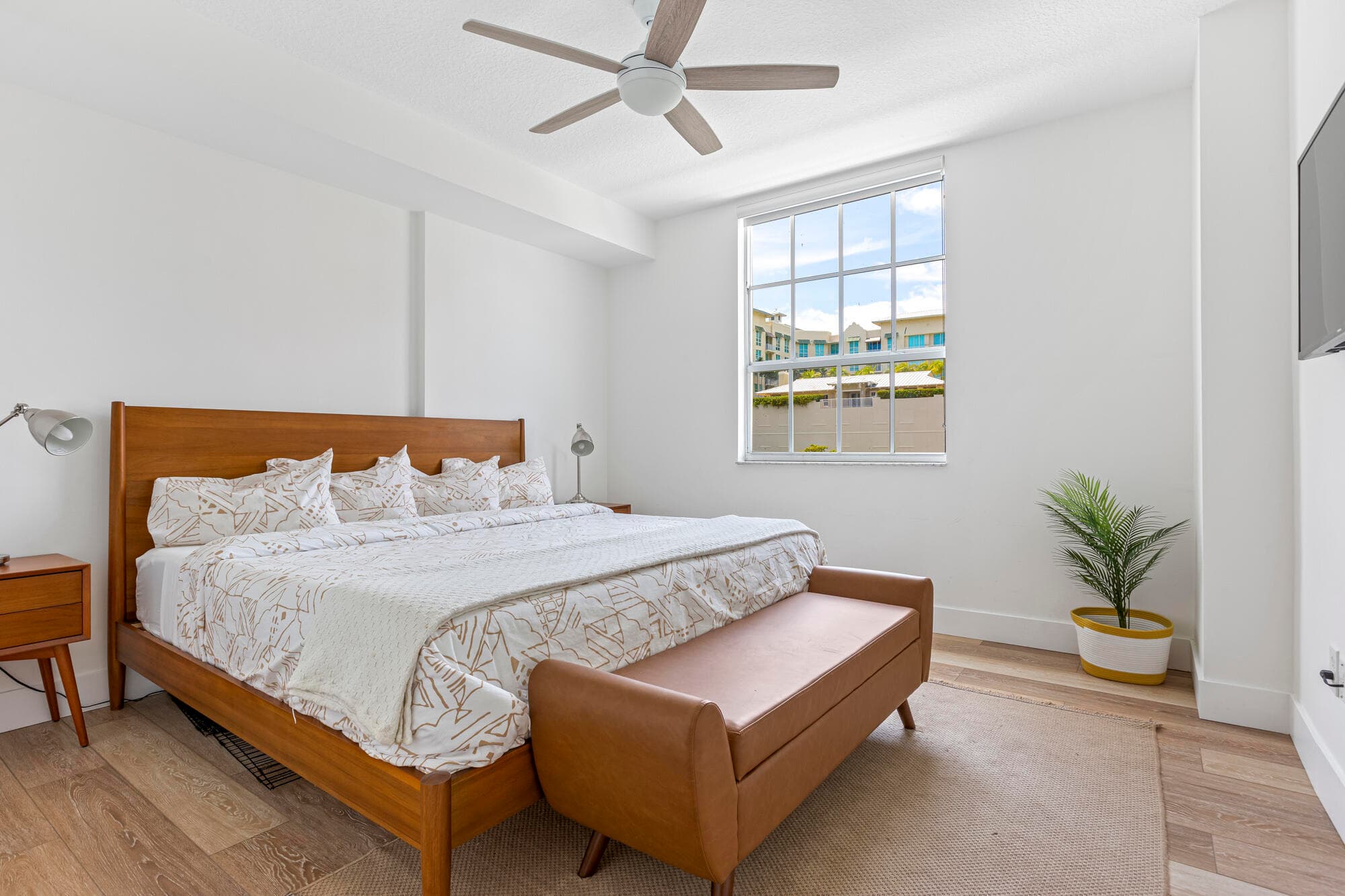 600 S Dixie Highway 519, West Palm Beach, FL 33401 — photo 2 of 24