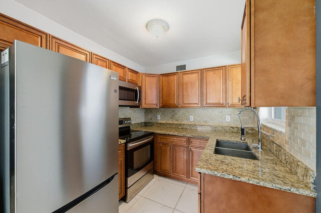 102 SE El Sito Court, Port St. Lucie, FL 34983 — photo 11 of 27