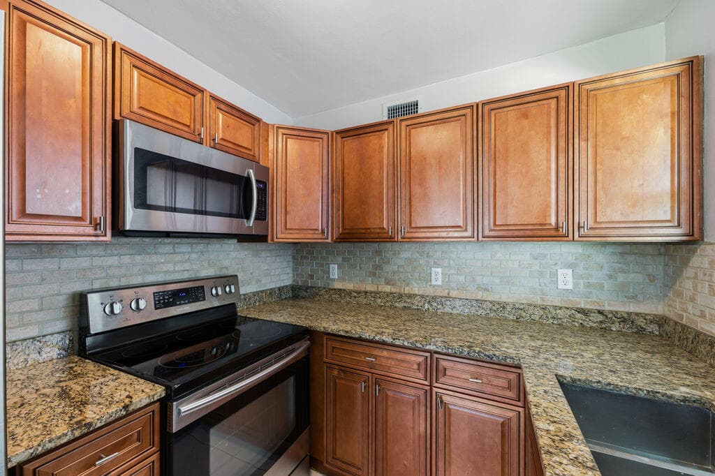 102 SE El Sito Court, Port St. Lucie, FL 34983 — photo 12 of 27