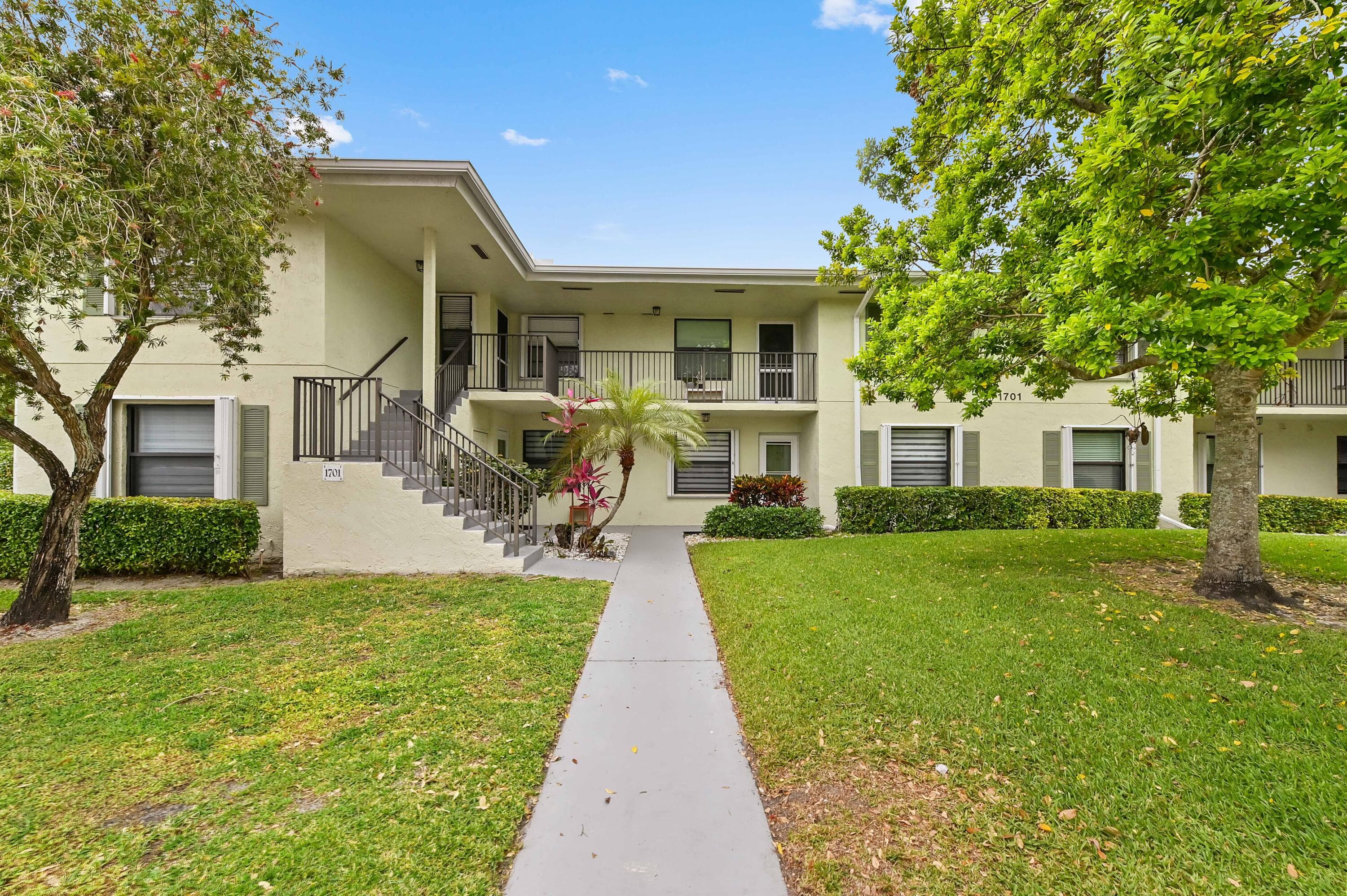 1701 Sabal Ridge Circle B, Palm Beach Gardens, FL 33418 — photo 1 of 24