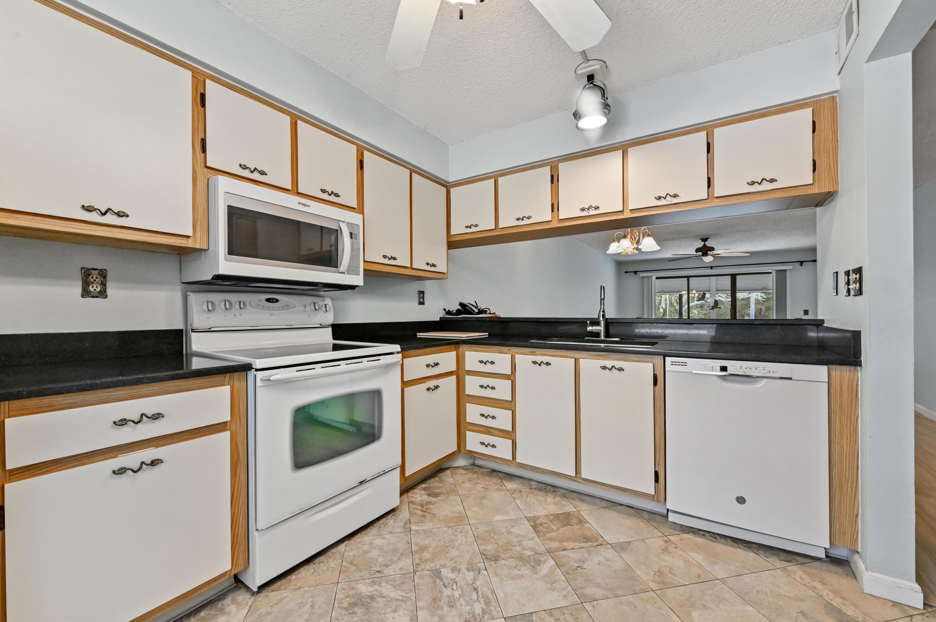 1701 Sabal Ridge Circle B, Palm Beach Gardens, FL 33418 — photo 5 of 24