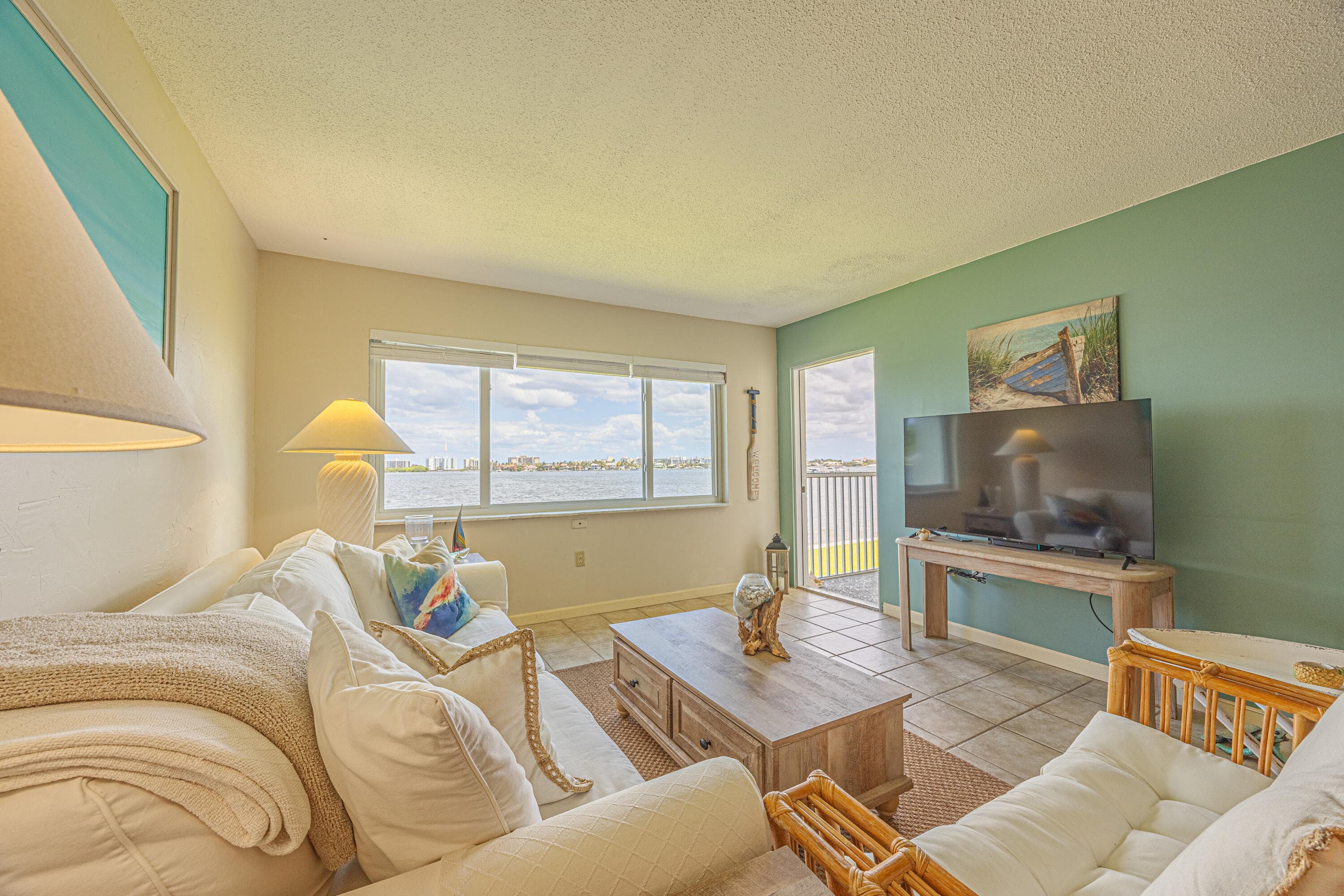 1516 S Lakeside Drive 203, Lake Worth Beach, FL 33460 — photo 4 of 21
