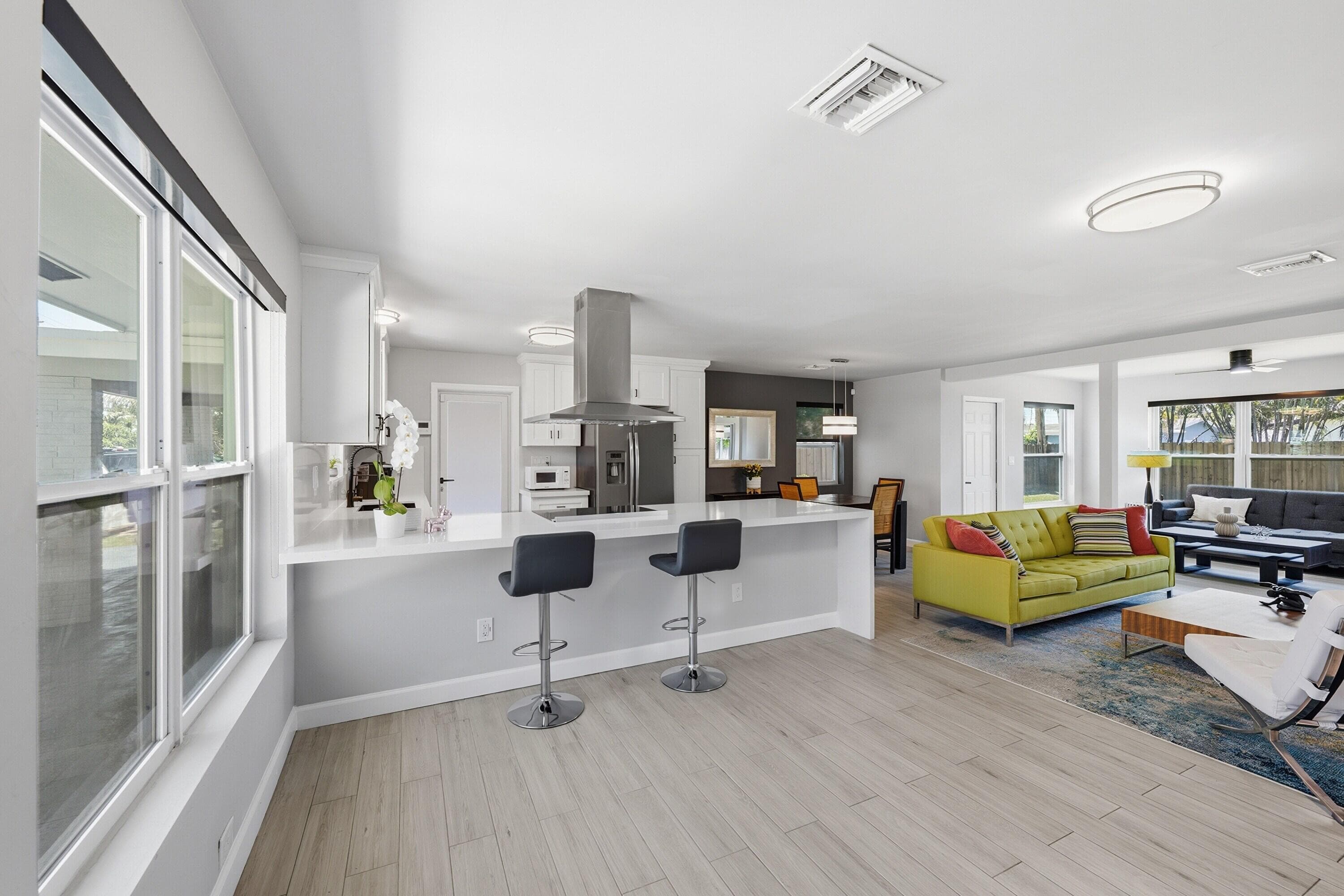 4441 NE 15th Avenue, Oakland Park, FL 33334 — photo 9 of 45