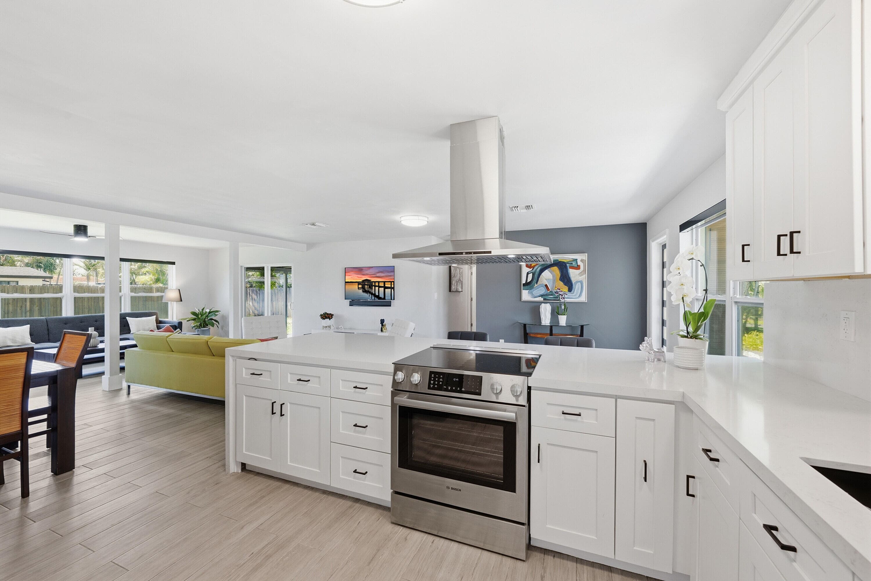 4441 NE 15th Avenue, Oakland Park, FL 33334 — photo 3 of 45